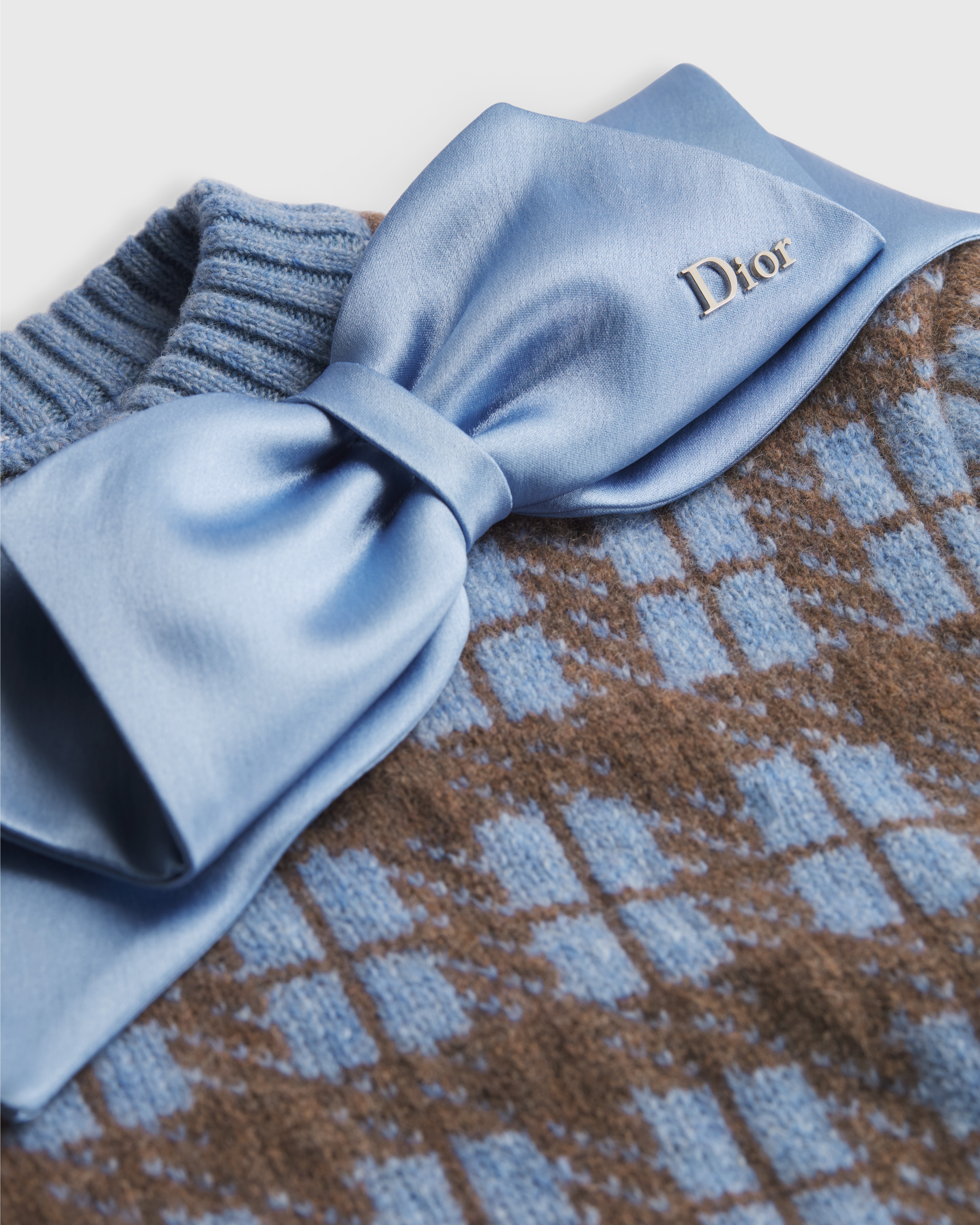 크롭 스웨터 블루 & 브라운 체크 앤 디올 울 니트 E09