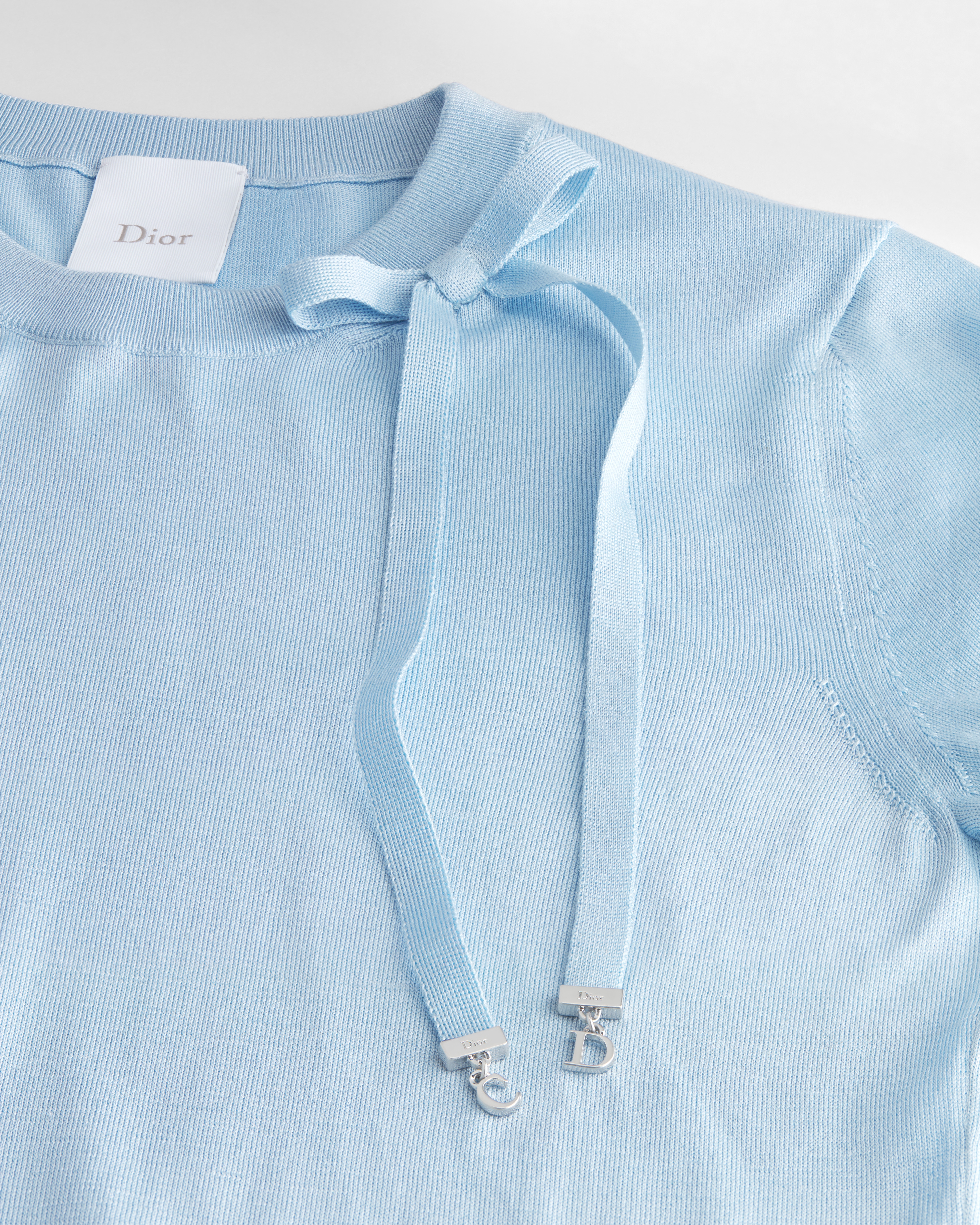 Pull ajusté à manches courtes Maille de soie bleu ciel E09