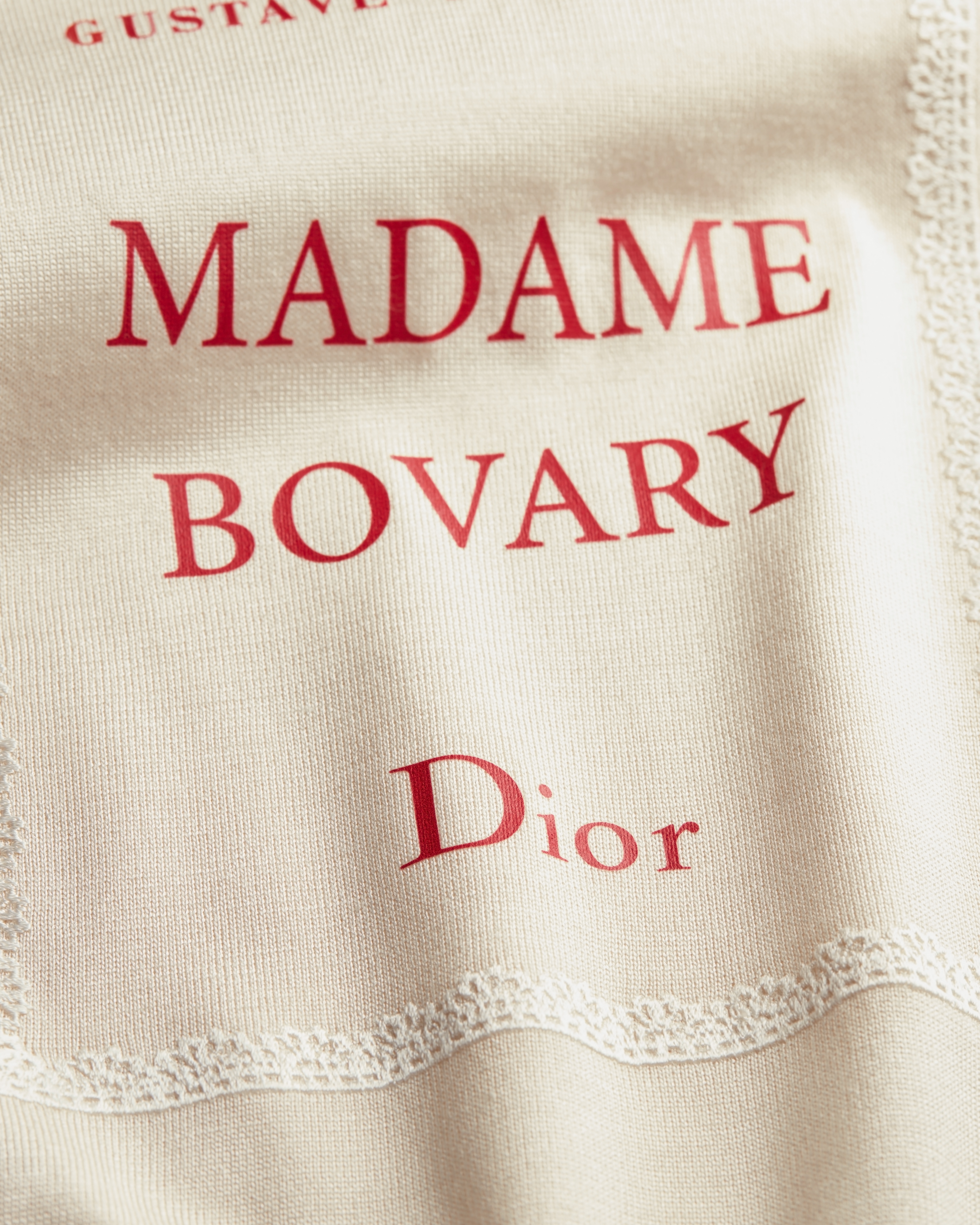 Book Cover Short-Sleeved Sweater Ecru and Red Silk Knit E09