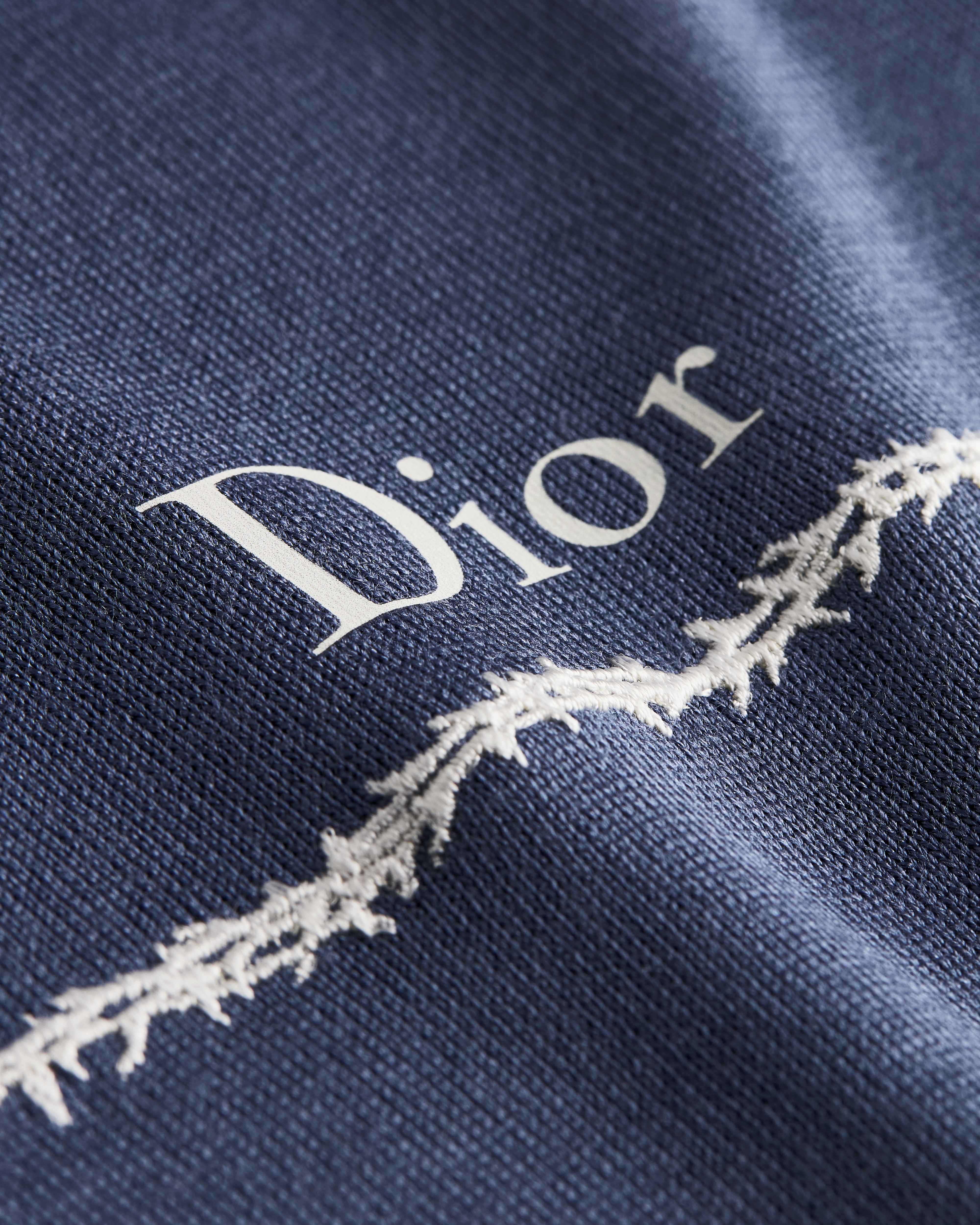 Maglione a maniche corte Book Cover Maglia di seta blu e bianca E10