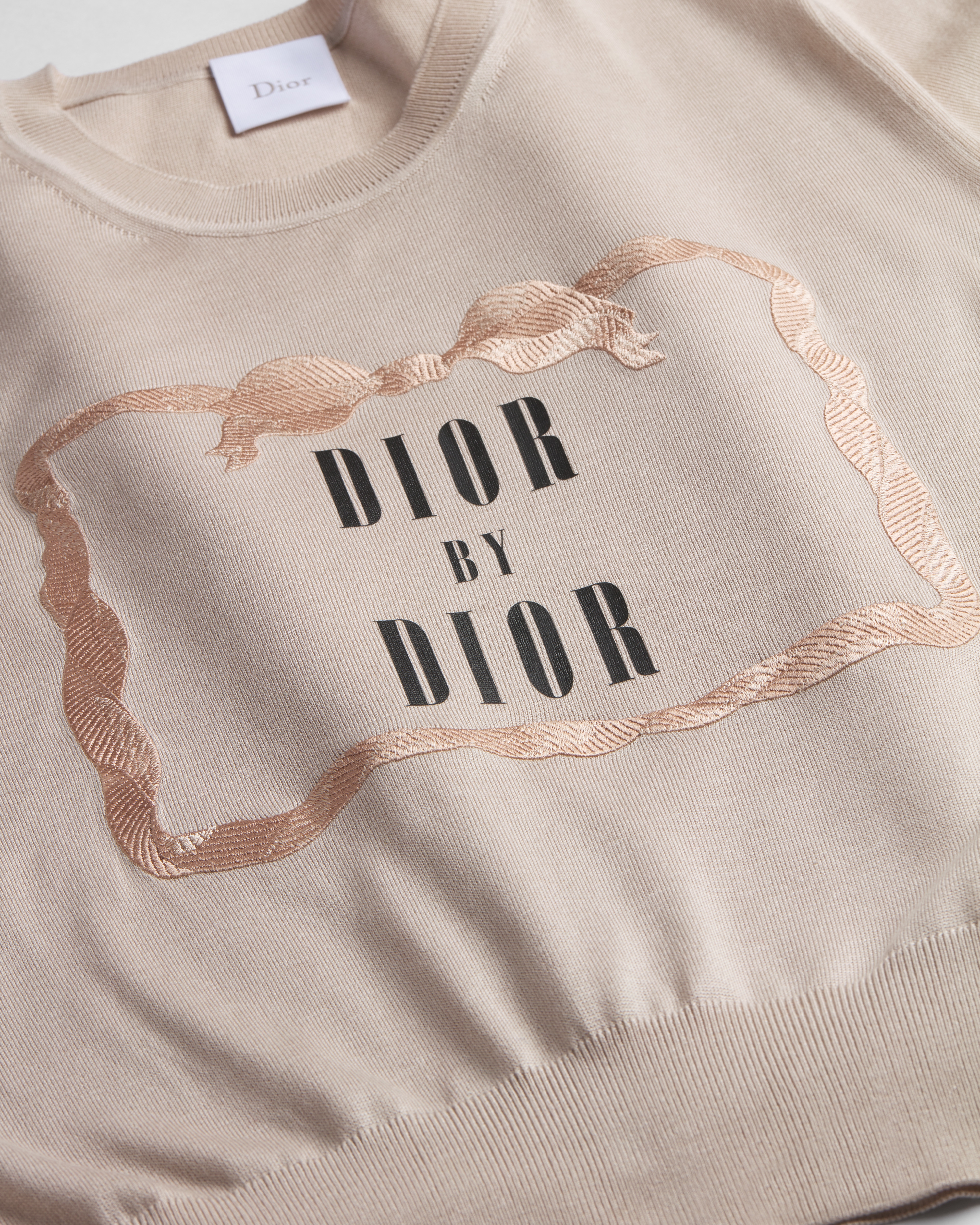 Kurzärmliger Book Cover Pullover Seidenstrick in Beige und Schwarz E09