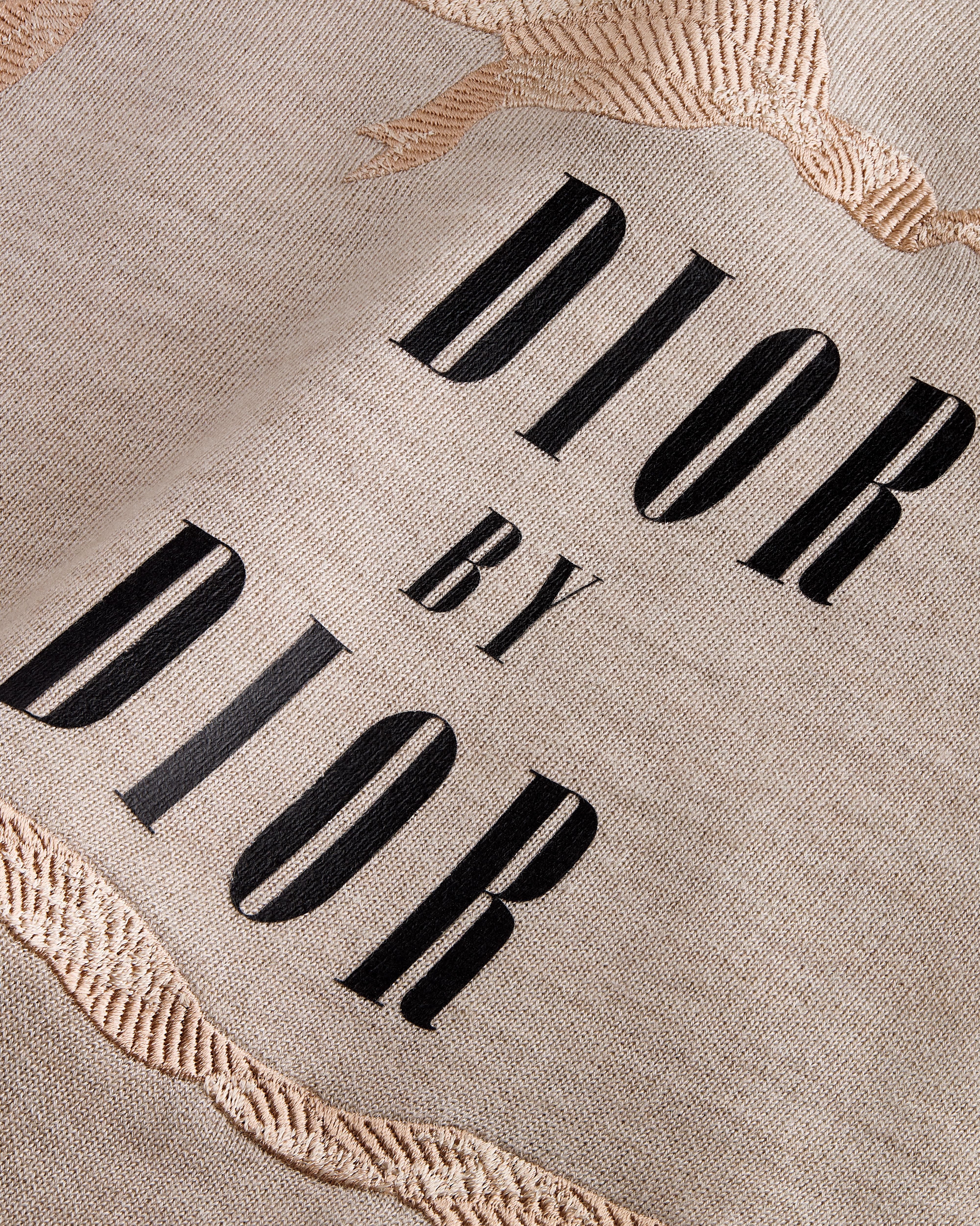 Book Cover Kapuzenpullover Kaschmir- und Seidenmischung in Beige und Schwarz E09