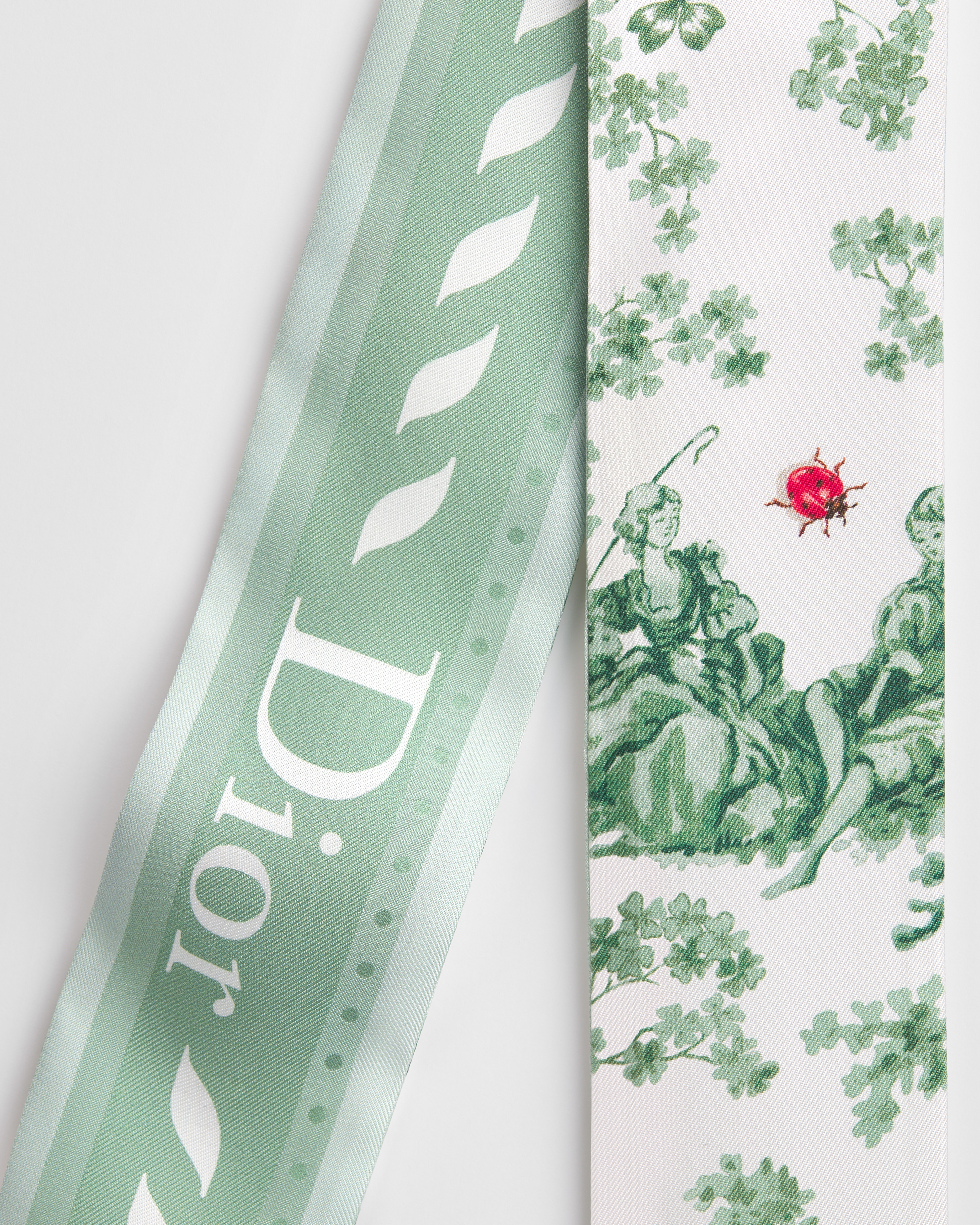 Mitzah Toile de Jouy Clover Twill de soie verte et blanche E09