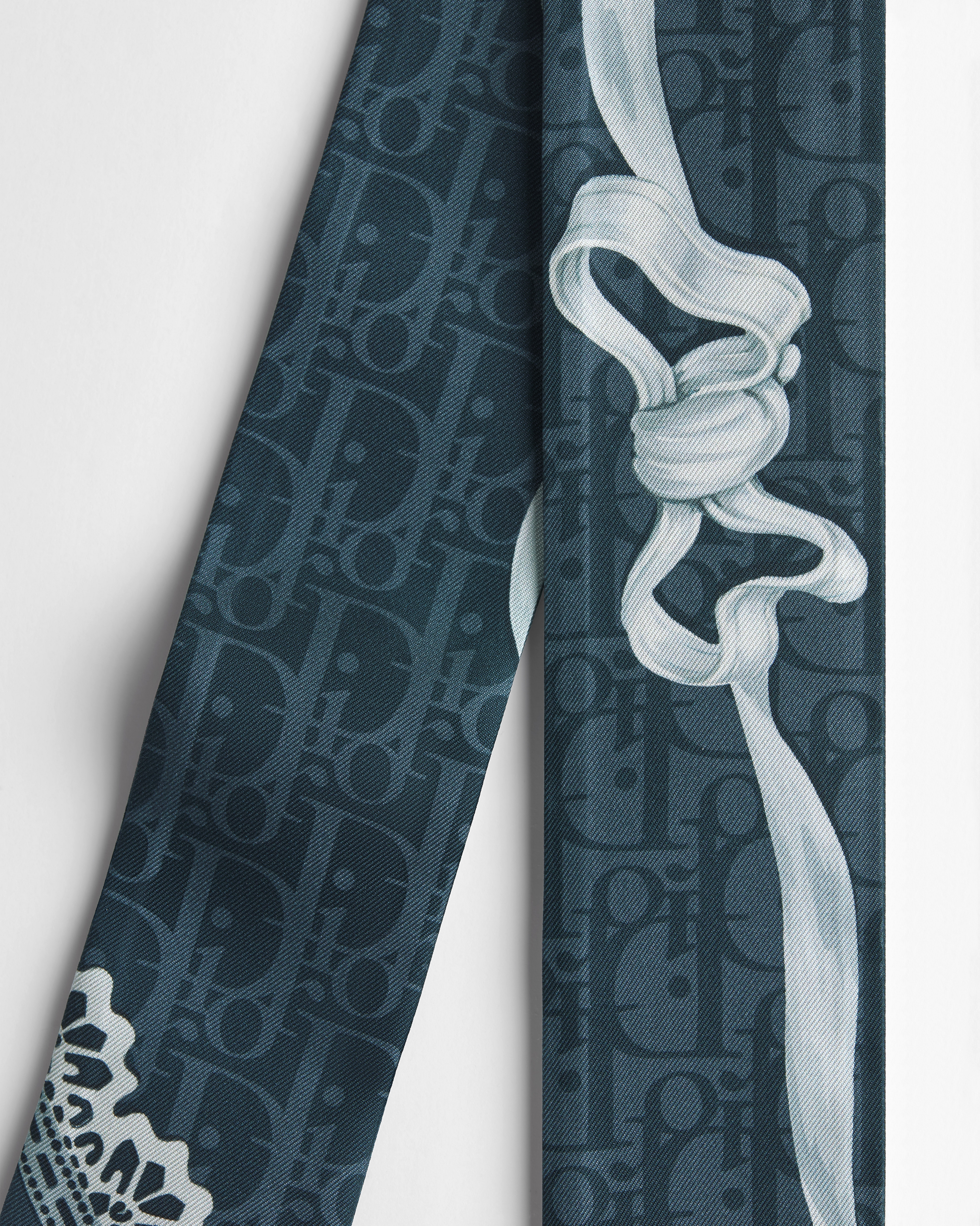 Dior Médaillon Mitzah Scarf