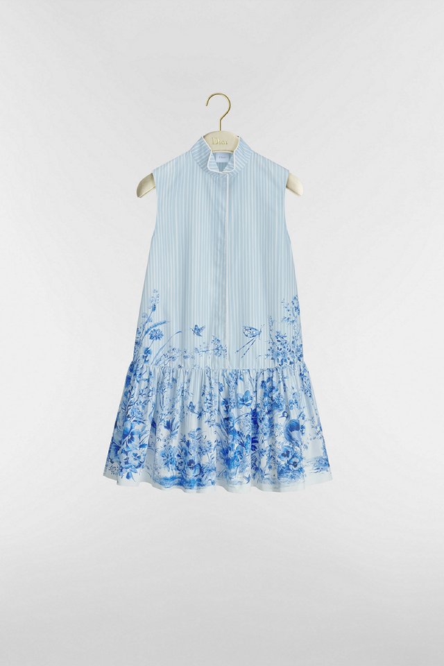 summer designer dresses | Luxury Styles The soft Outpost Paisley print and plunging neckline create an airy Designer Summer dresses for women