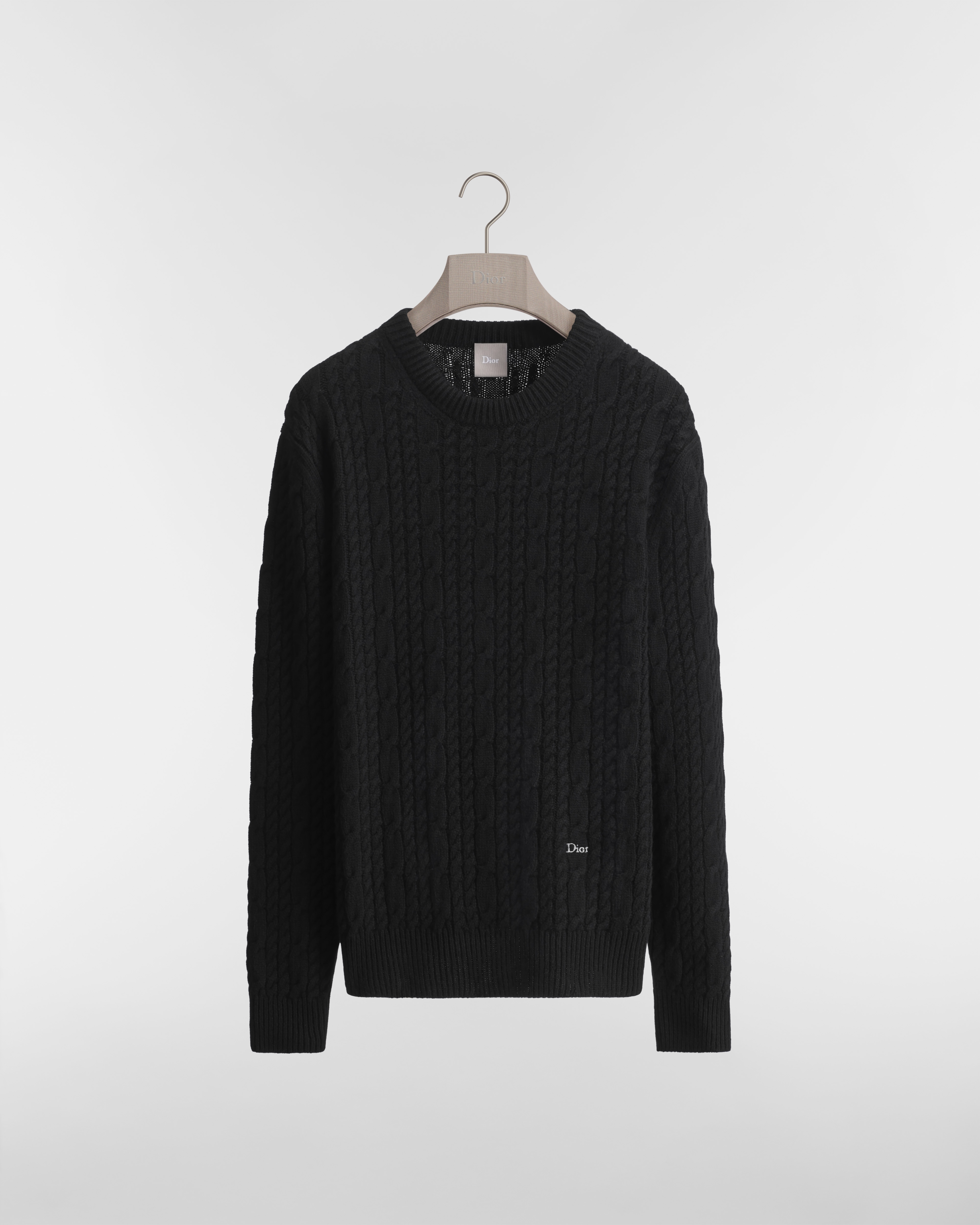 Cable-Knit Sweater Black Cashmere Knit E01