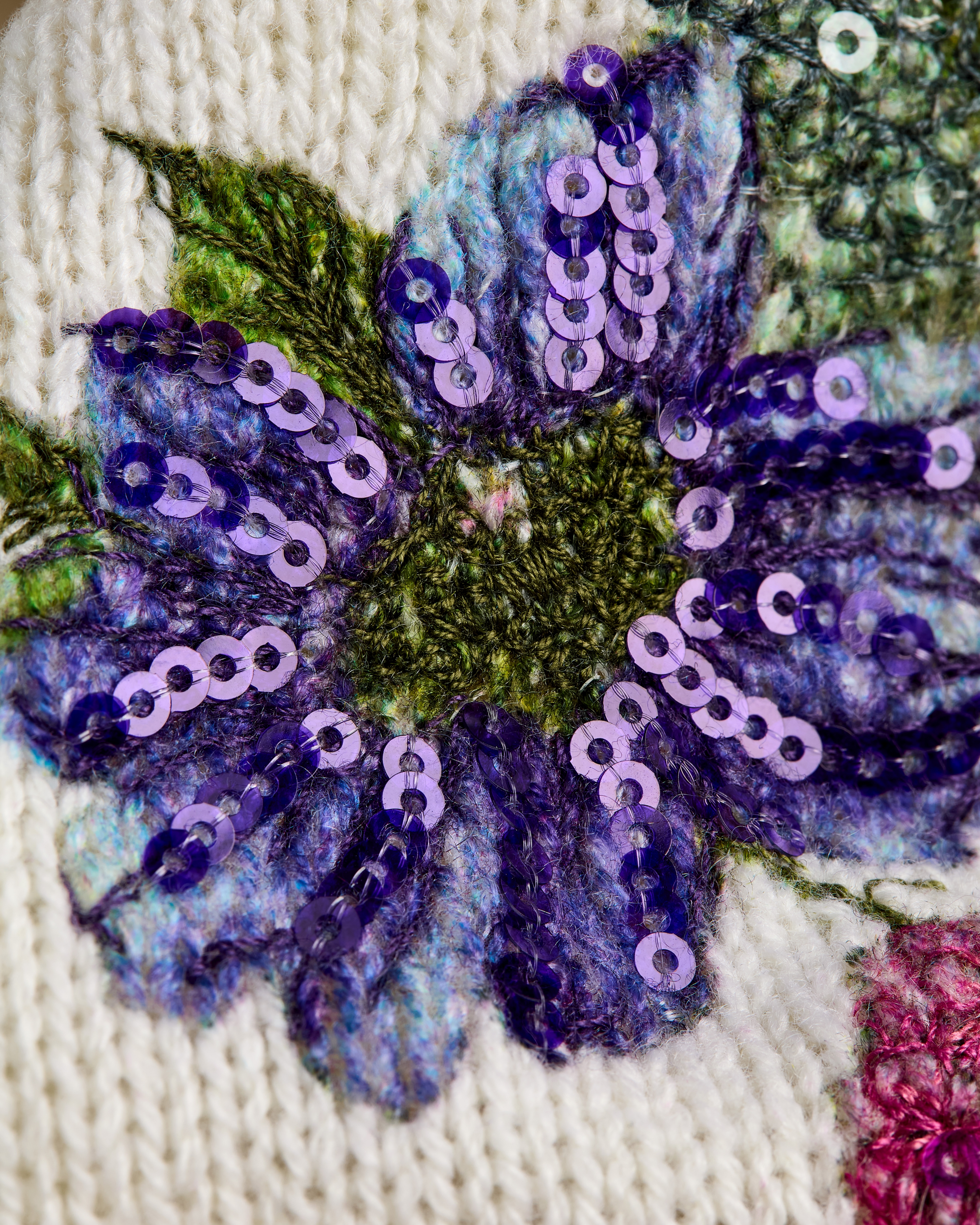 Short-Sleeved Embroidered Sweater