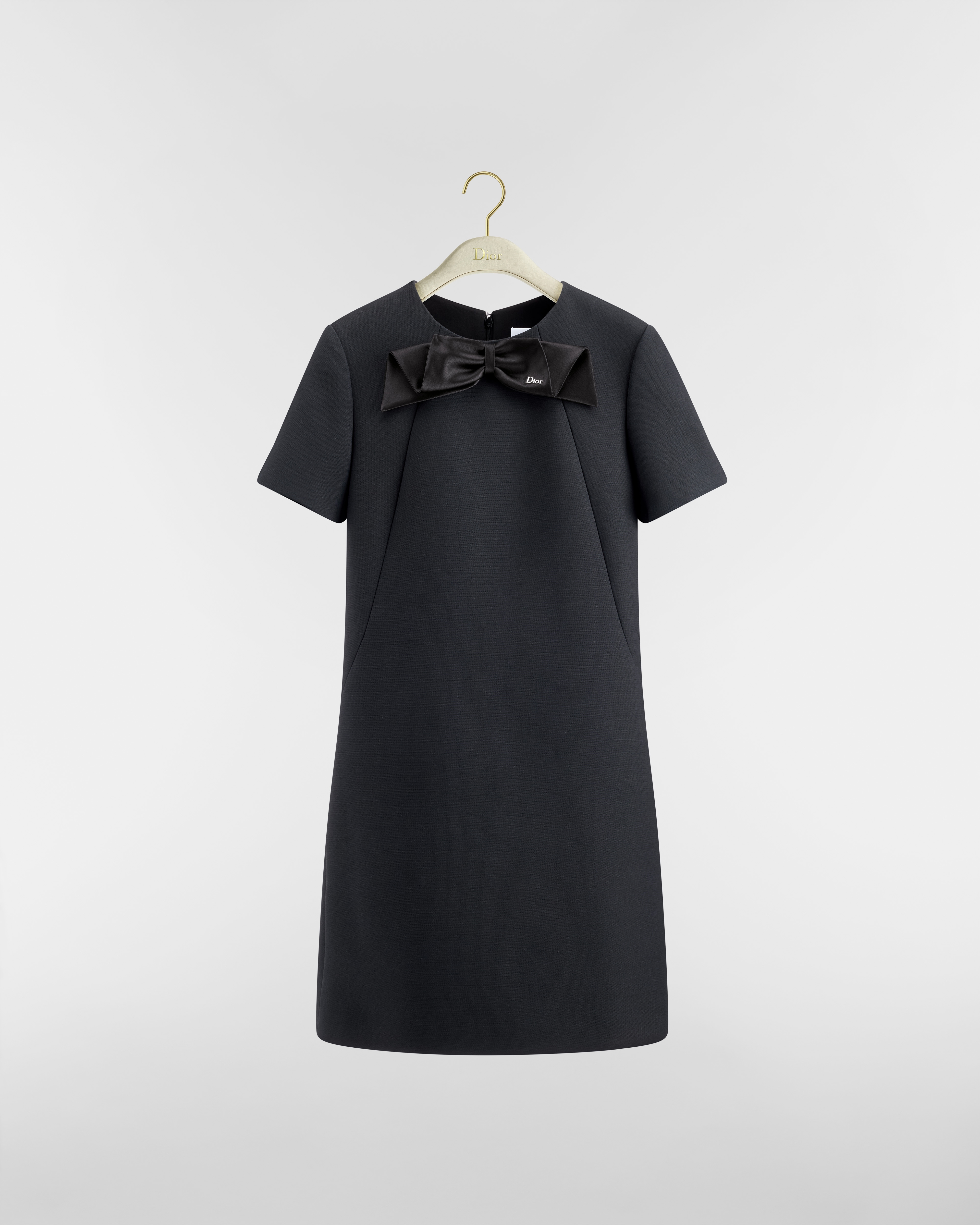 Kurzes Kleid mit geradem Schnitt Wolle und Seide in Schwarz E01