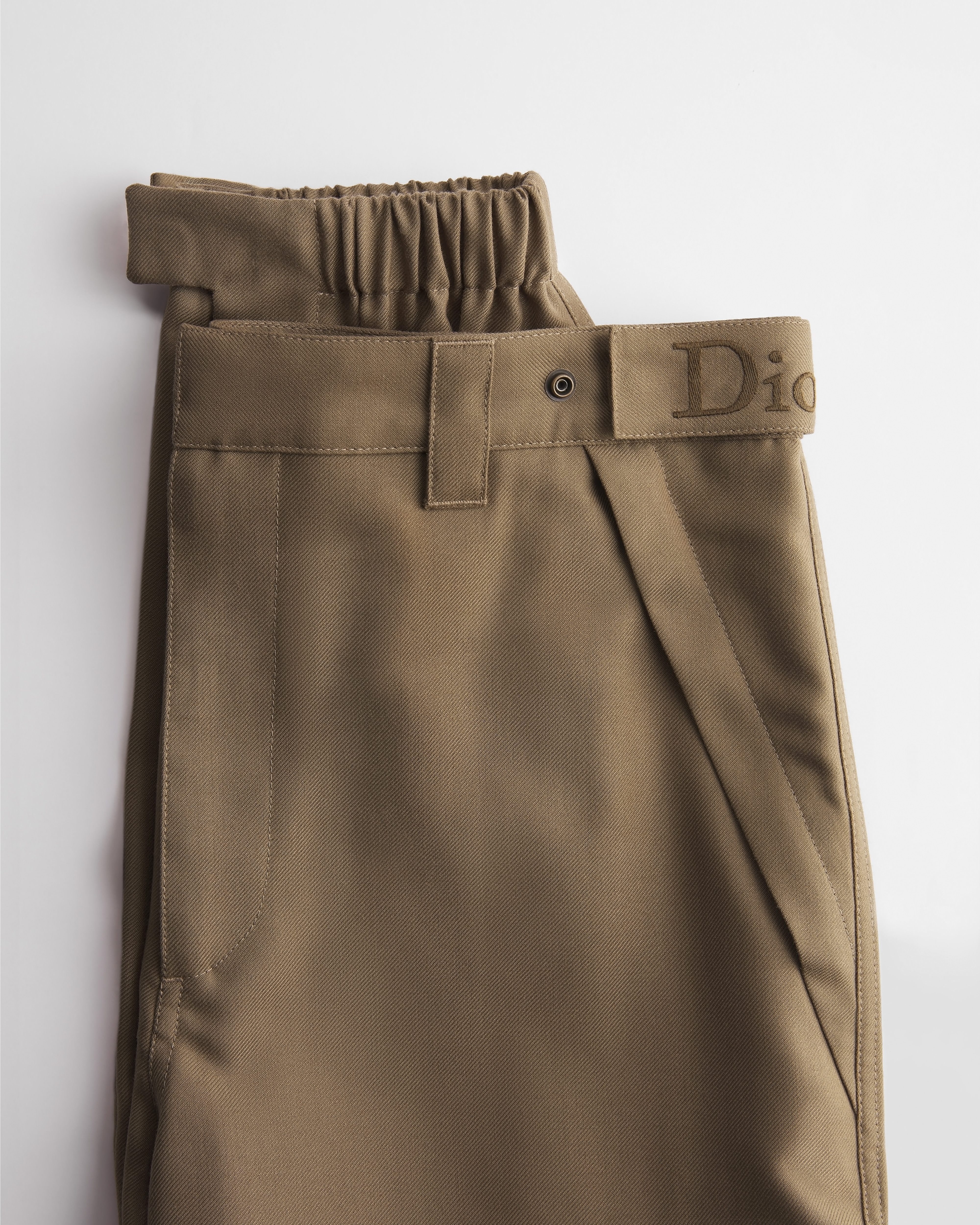 Pantalon cargo à broderie Dior Drap de laine vierge mélangée camel E09