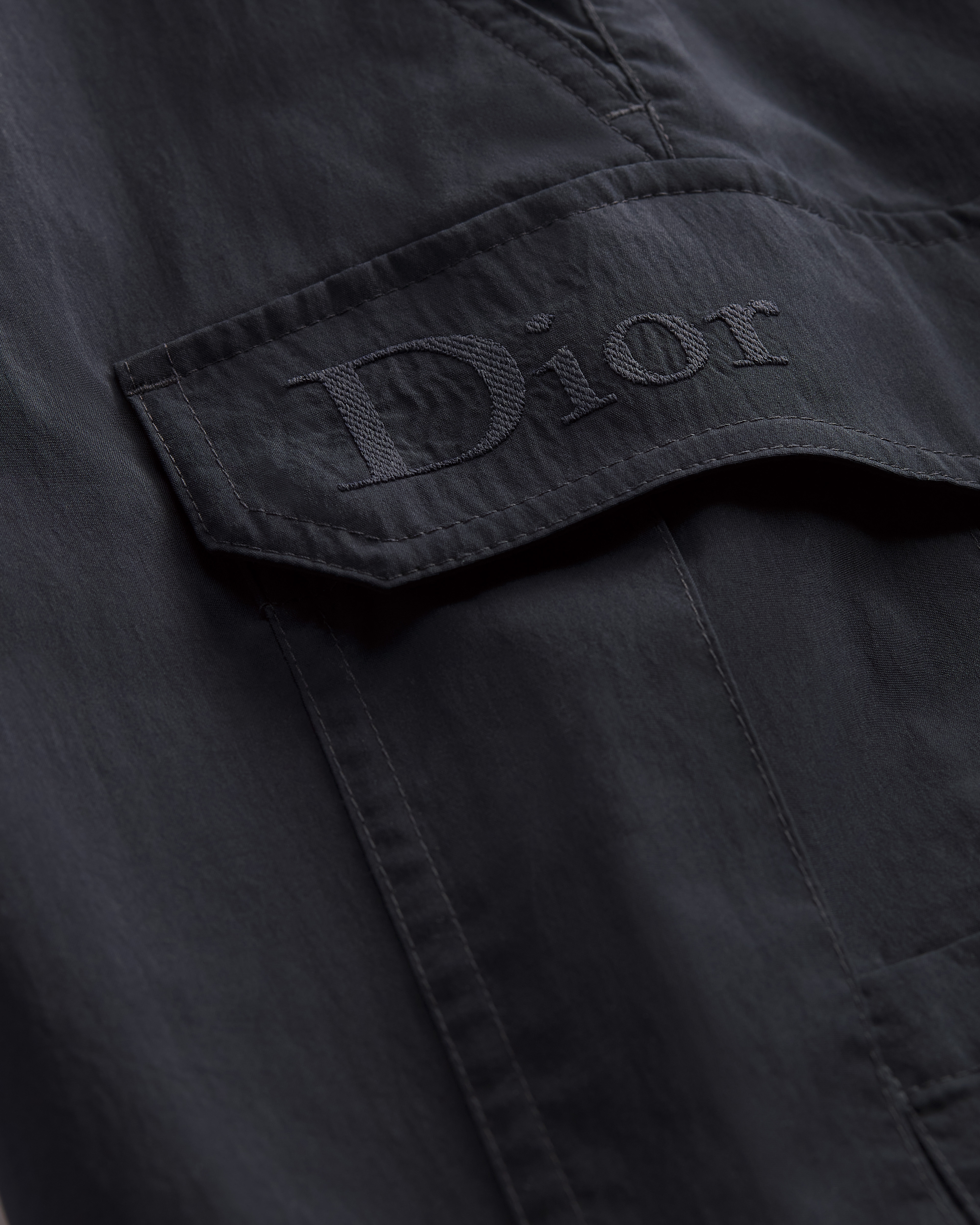 Cargoshorts mit Dior Stickerei Funktionsstoff in Marineblau E09