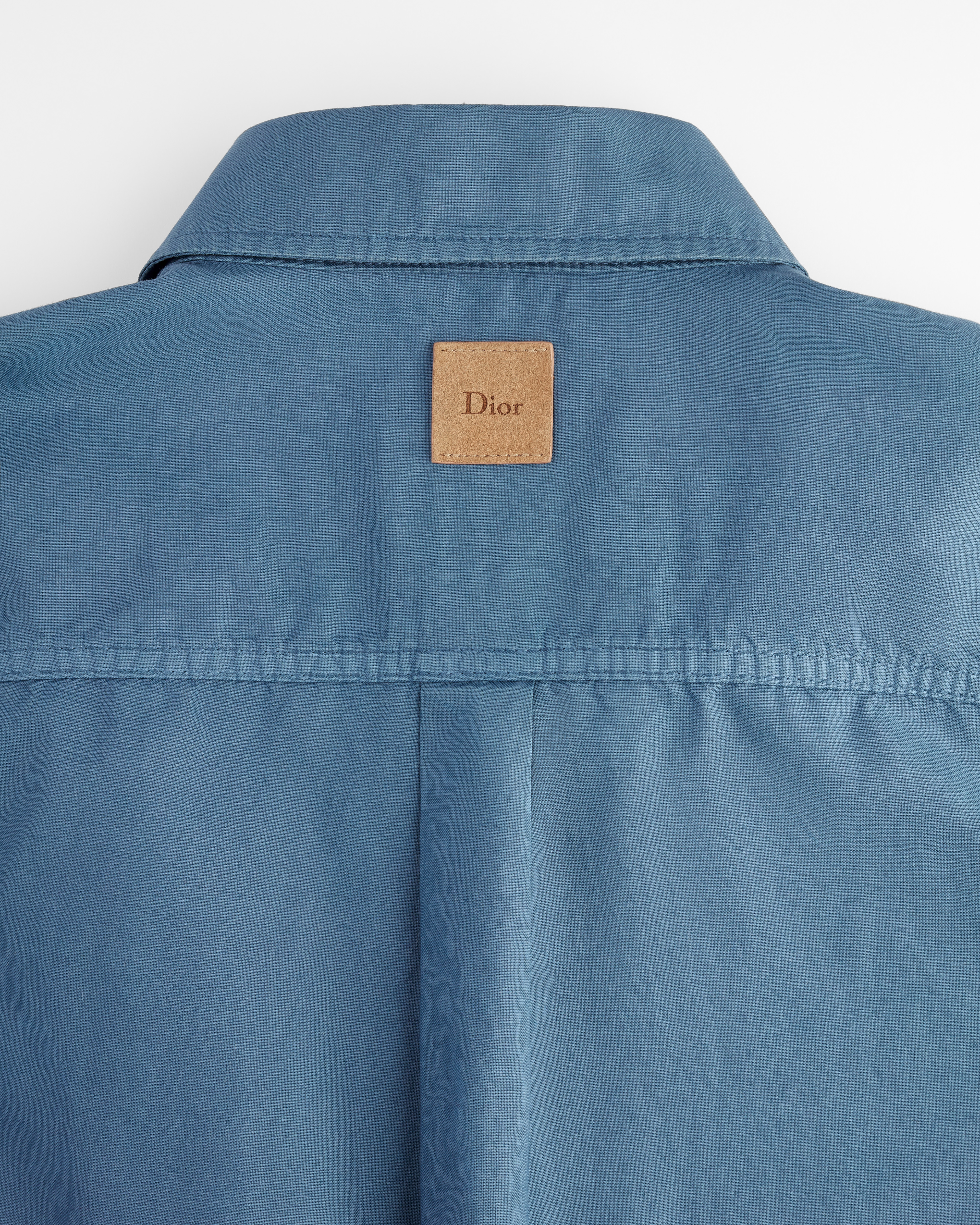 Hemdjacke mit Book Cover-Stickerei Baumwolle in Blau und Weiß E10