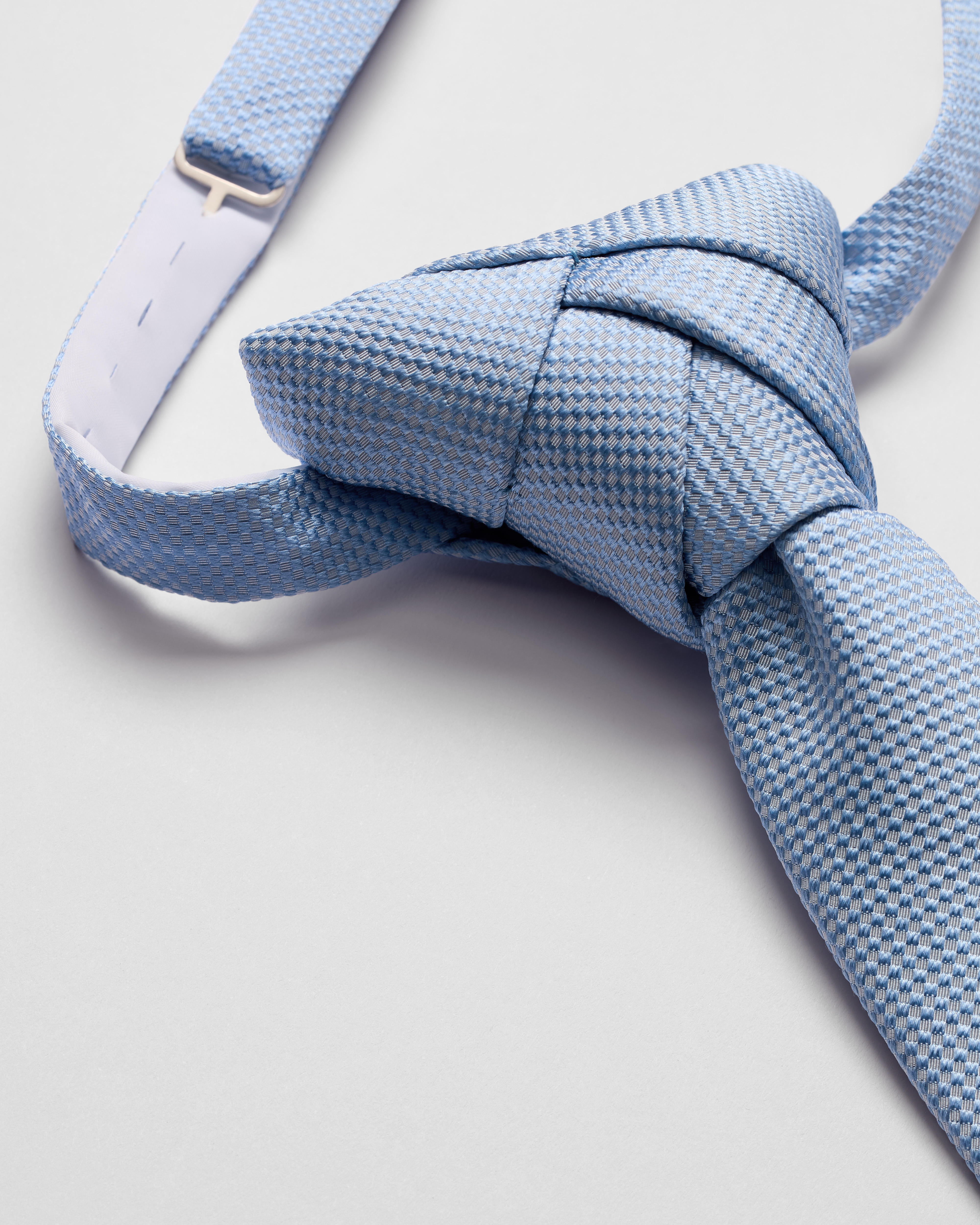 Corbata con nudo Eldredge Seda azul claro E12