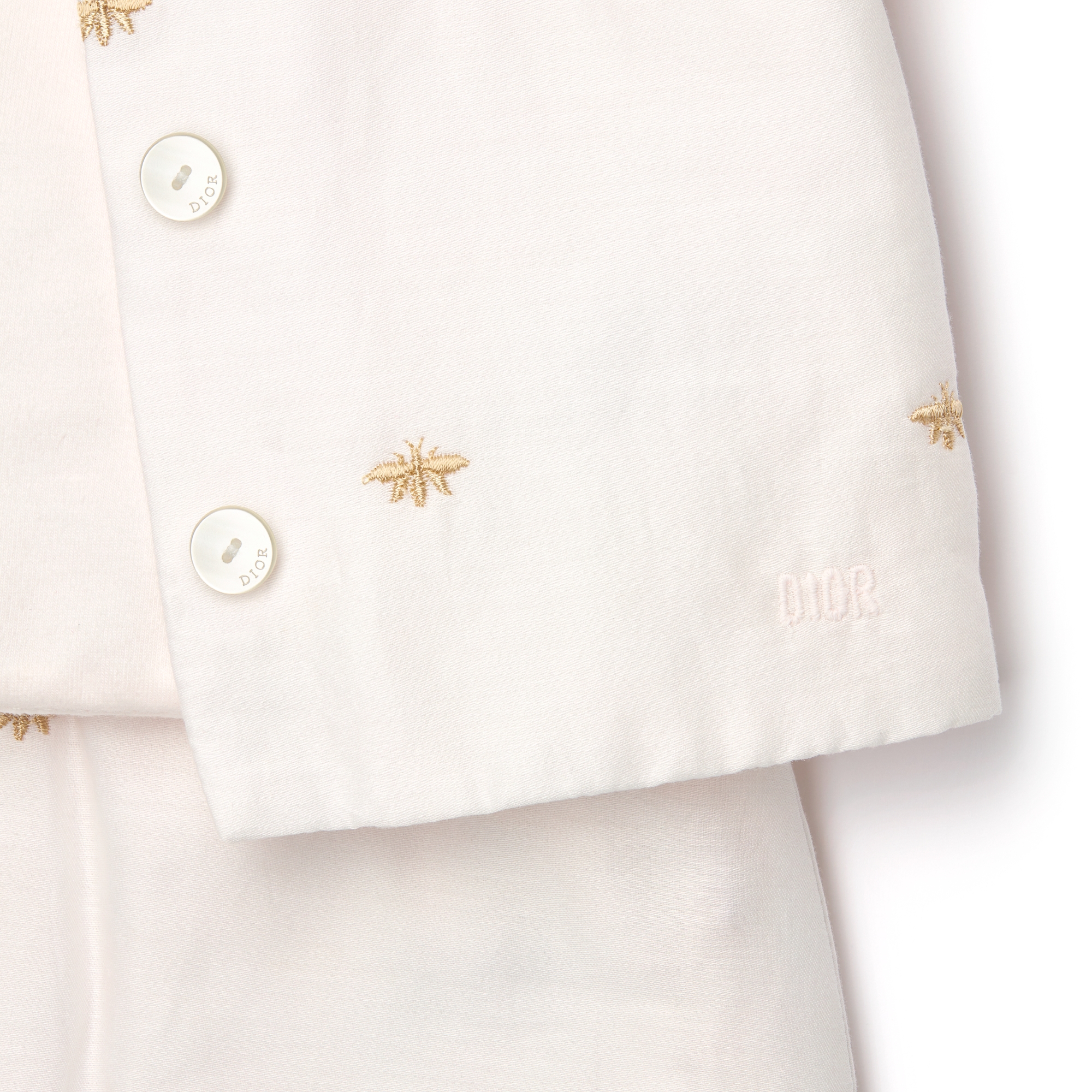 Outfit für Babys Provenzalisch gesteppter Baumwollsatin in Pastellrosa mit Bienenmotiv in Goldfarbe E09