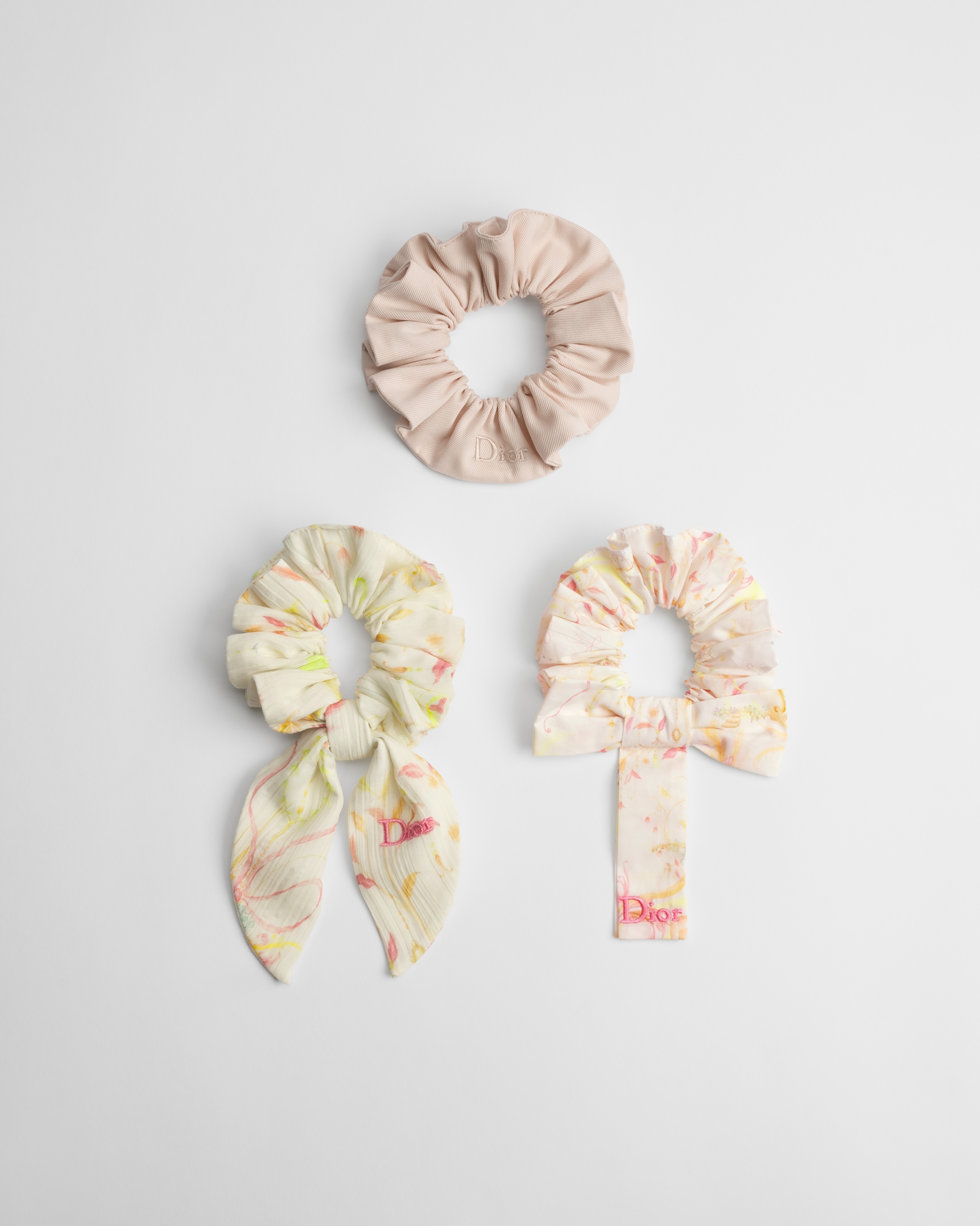 Haargummis für Kinder Baumwollgabardine in Pastellrosa, Baumwoll- und Seidenvoile in Elfenbeinfarbe und Baumwollpopelin mit Toile de Jouy Motiv in mehreren Farben E01
