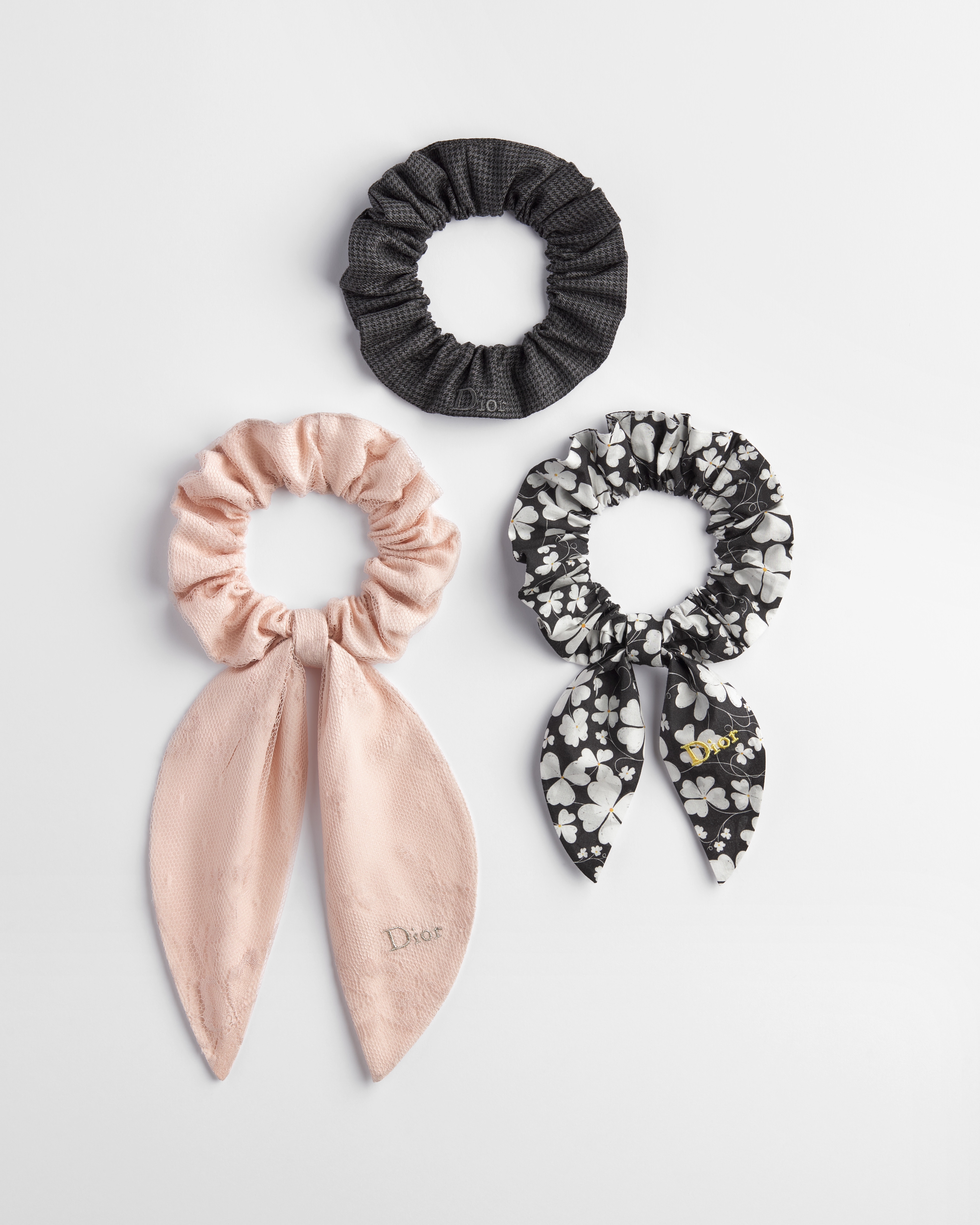 Elastici per capelli per bambini Pizzo con motivo a quadrifogli rosa pallido, popeline con motivo a quadrifogli nero e bianco e tessuto grigio antracite con motivo pied-de-poule nano E01