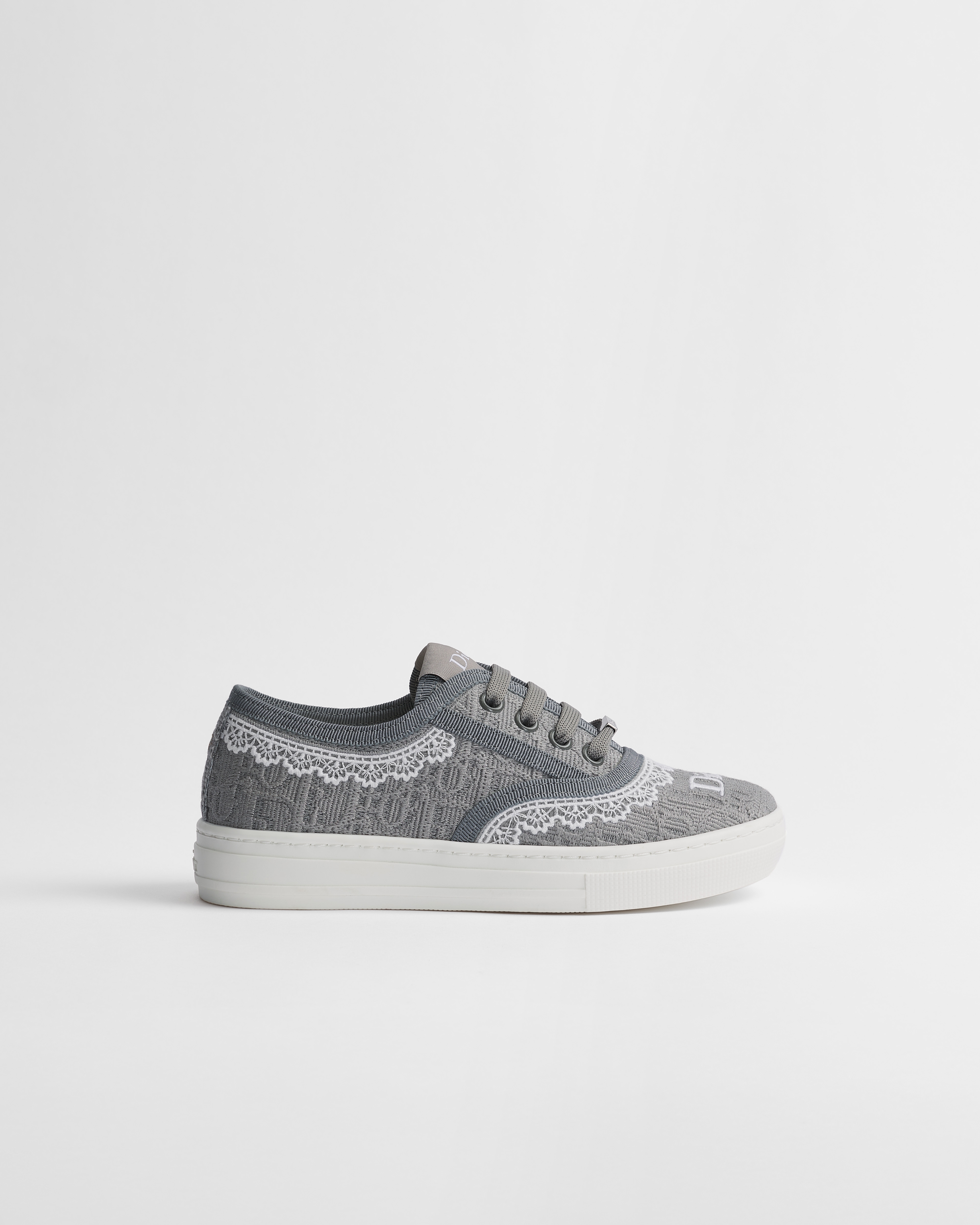 Sneaker Dior Saltwind per bambine Cotone ricamato Dior Oblique grigio Trianon e pizzo bianco E02