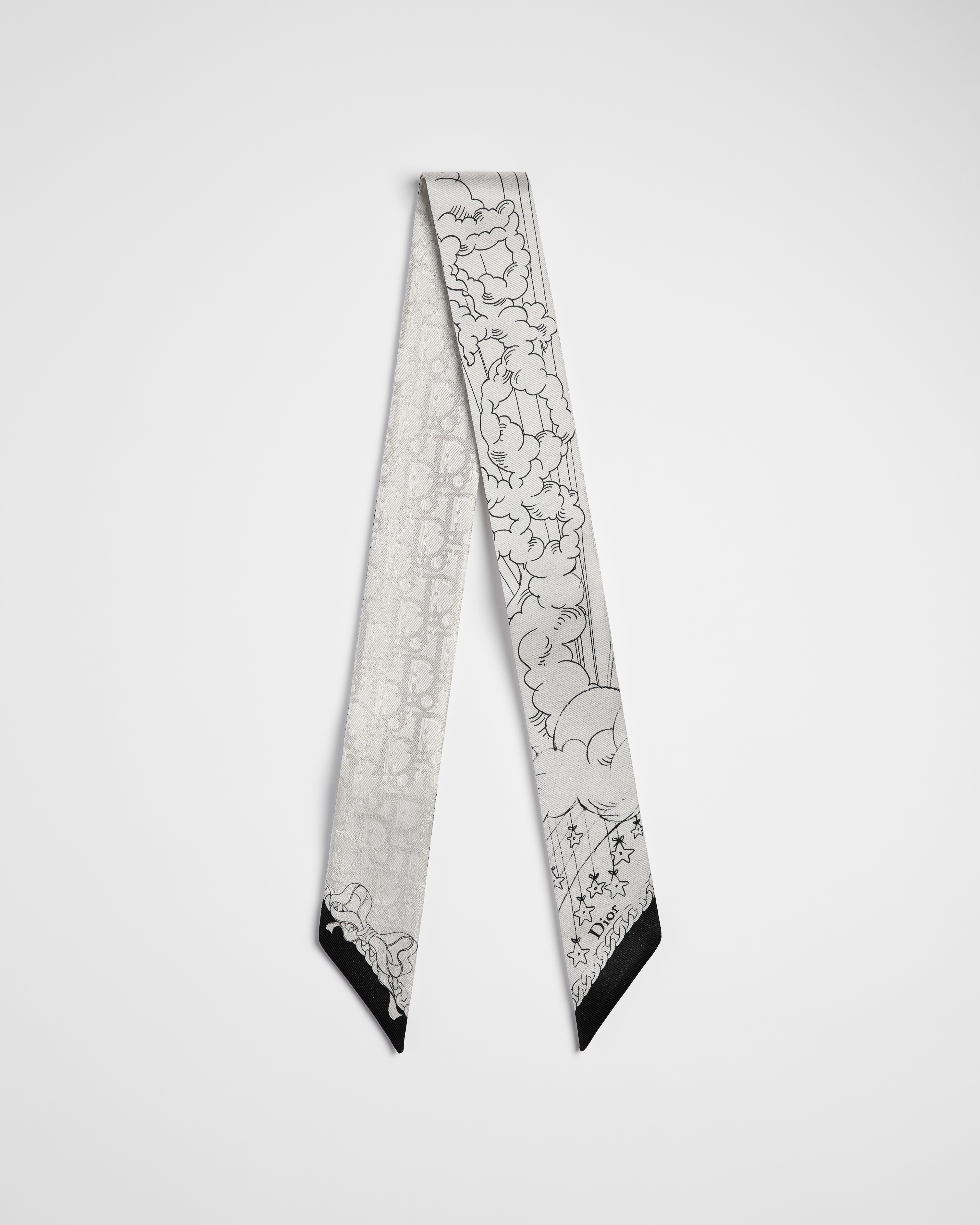 Mitzah Noël à Montaigne Twill de soie blanche et noire et fils métallisés E01