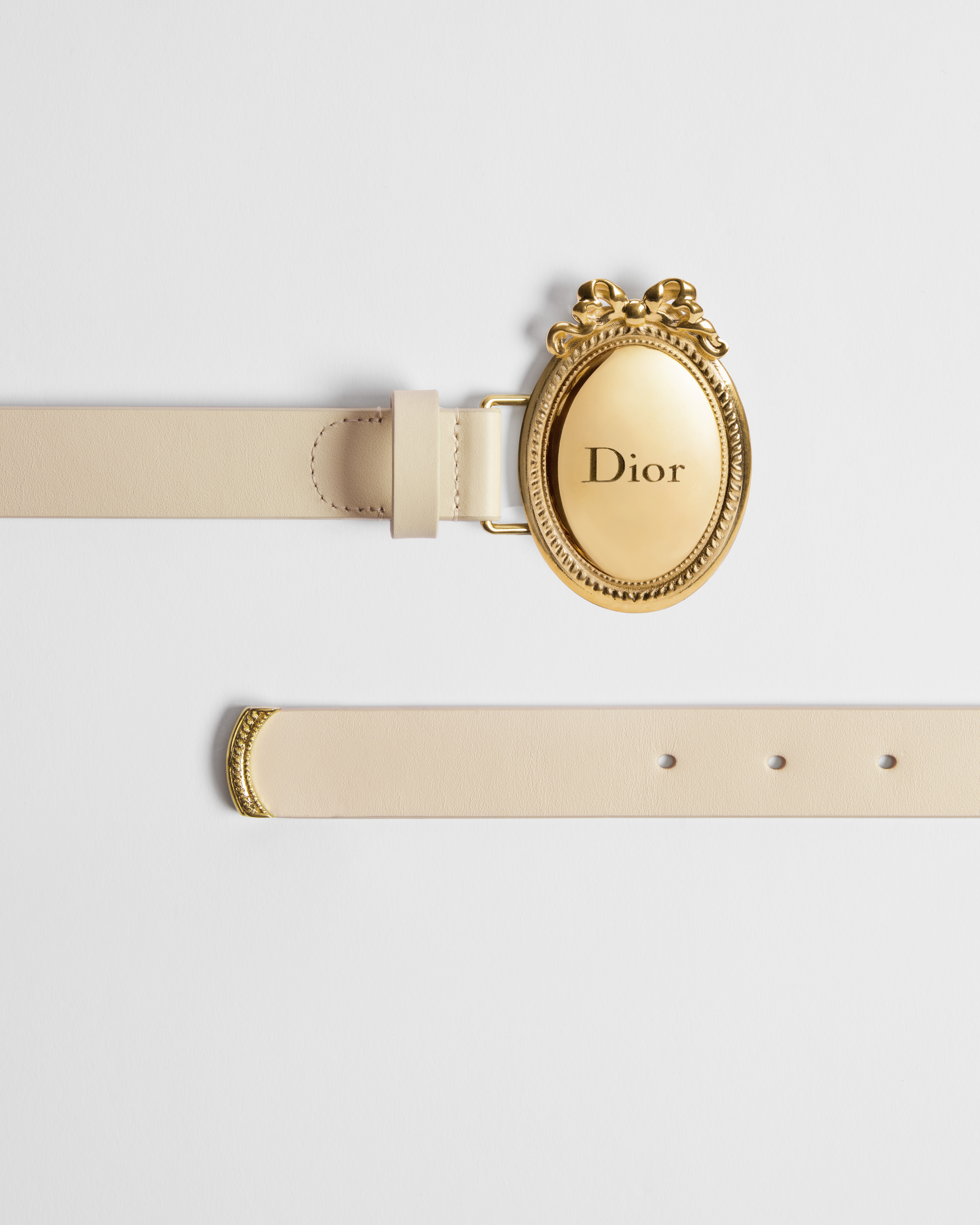 Dior Médaillon Belt Craie Smooth Calfskin, 25 MM | DIOR