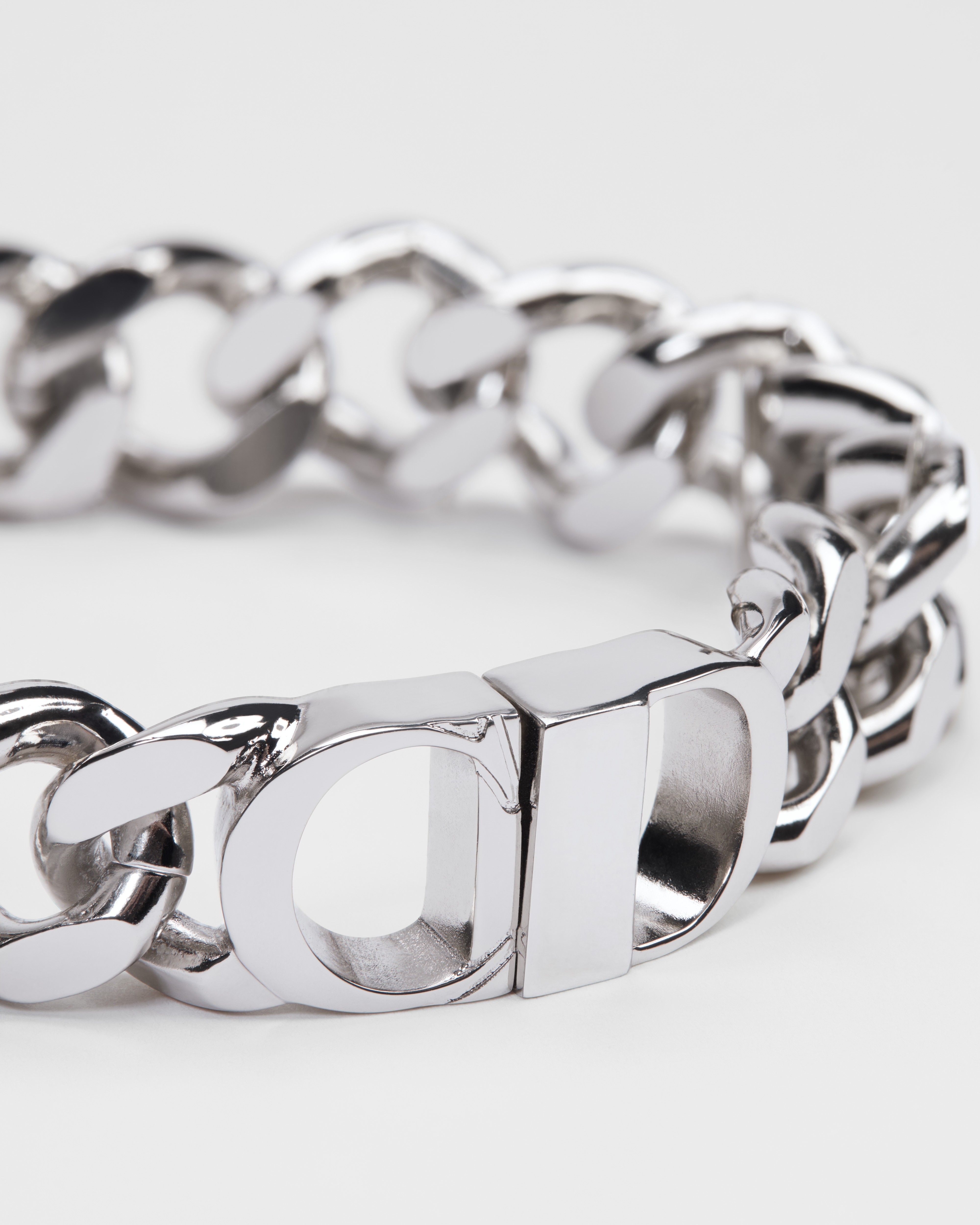 Bracciale in maglia CD Icon Ottone con finitura color argento E09