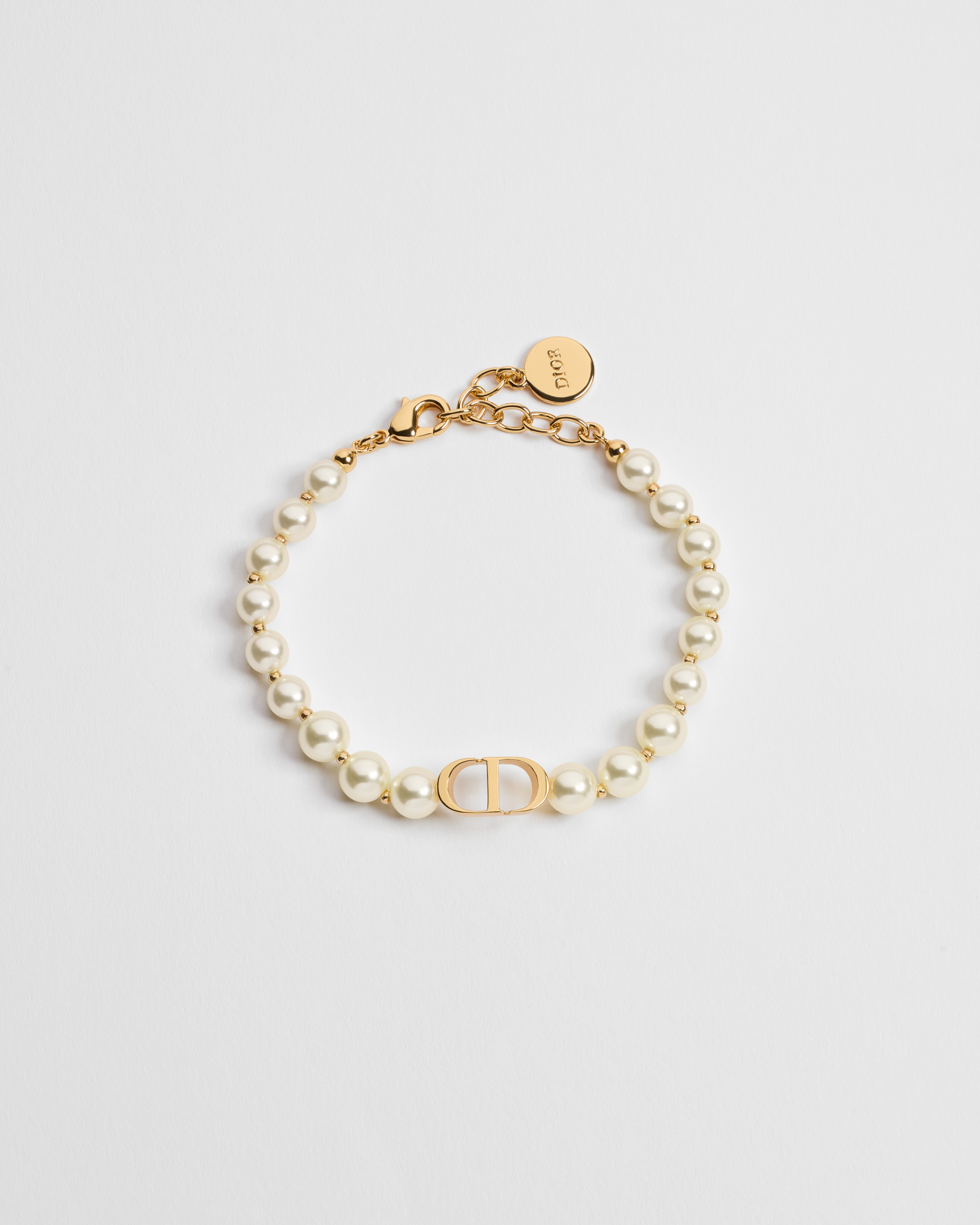 30 Montaigne Bracelet Gold-Finish Metal and White Resin Pearls E01