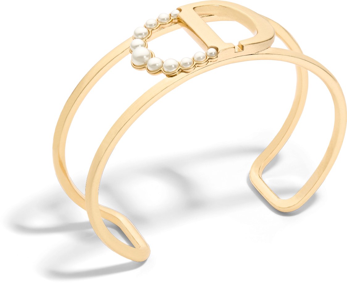 30 Montaigne Bangle Three quarter closed view Three quarter closed view