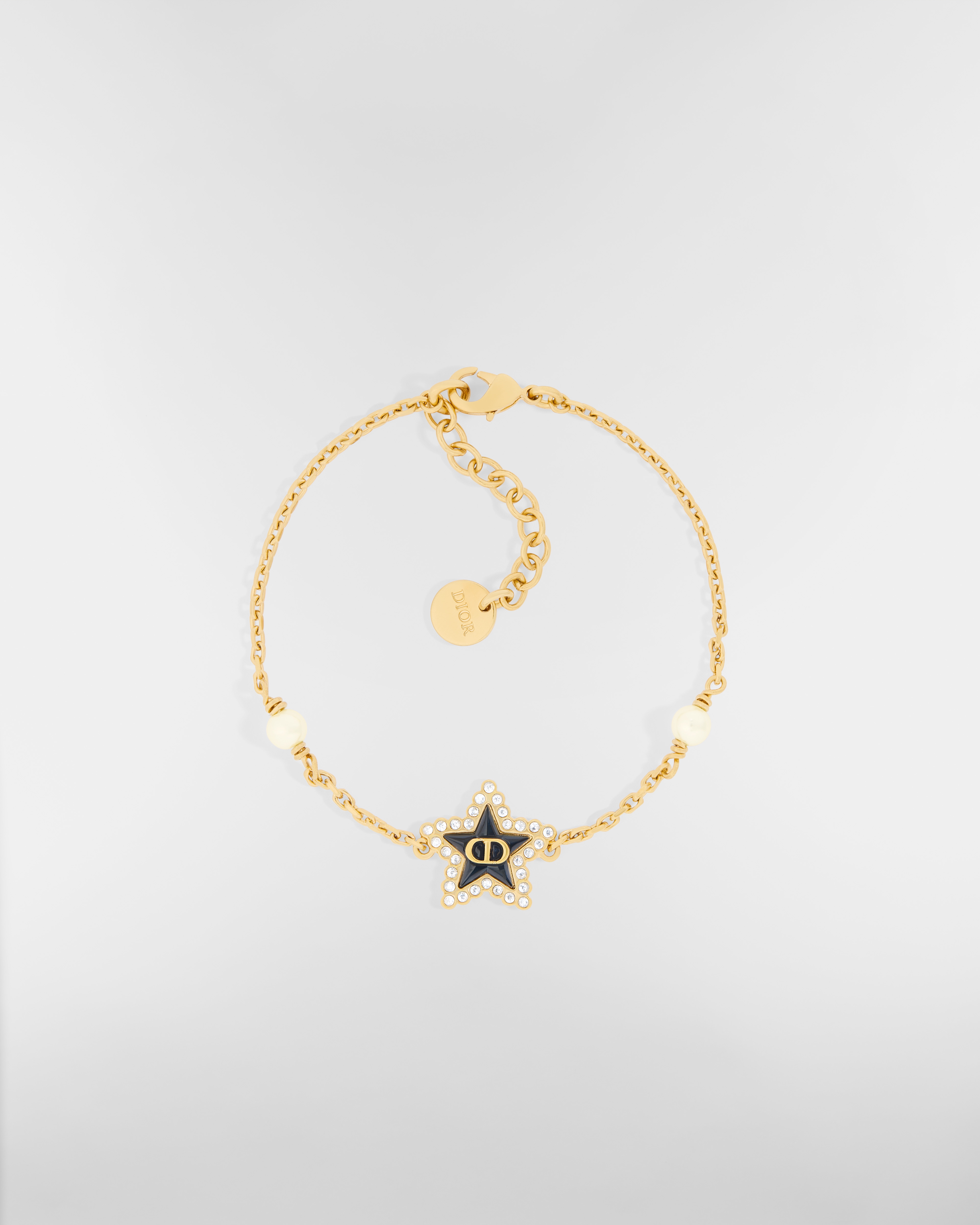 Petit CD Lucky Baroque Armband Metall mit Gold-Finish, Kunstharzperlen in Weiß, Kristalle in Silberfarbe und Glas in sattem Ozeanblau E01