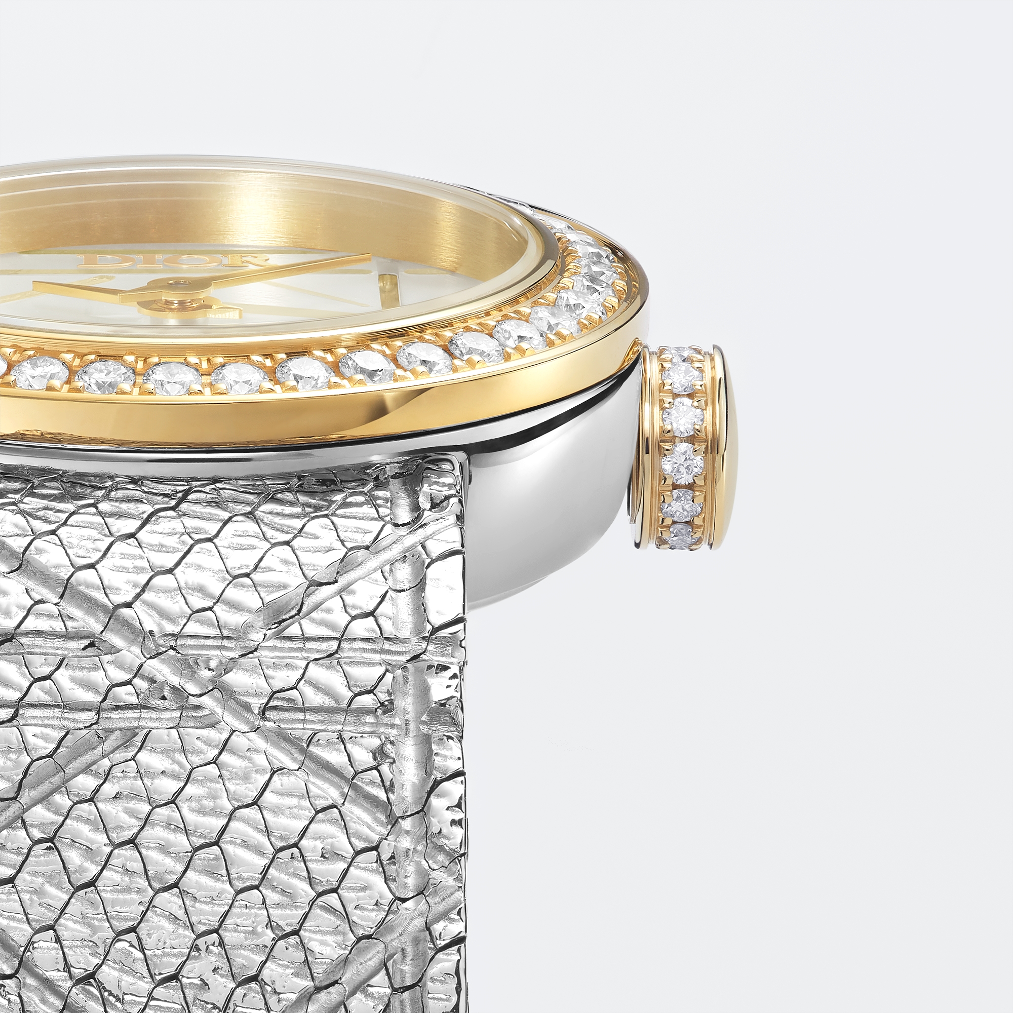 ساعة La Mini D My Dior قطر 19 مم، فولاذ وذهب أصفر وعرق اللؤلؤ الأبيض وألماس E02