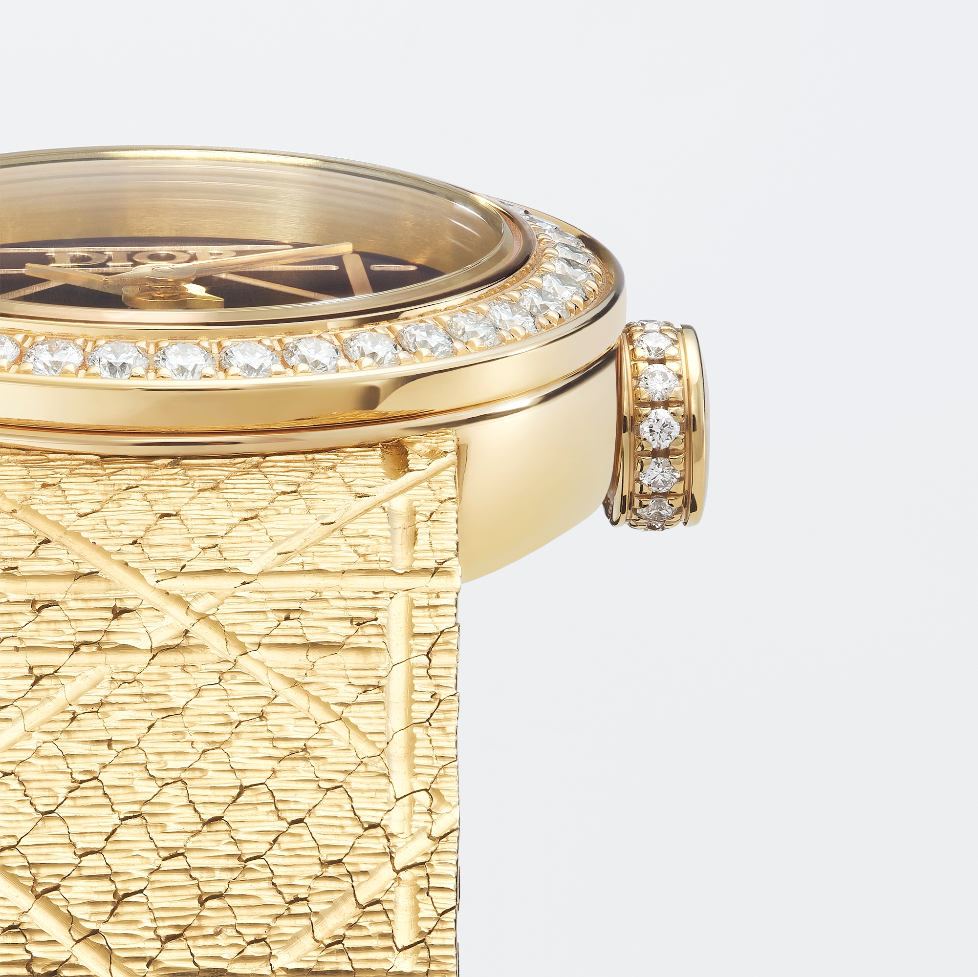 Carissima Orecchini mini creoli con motivo da donna in oro giallo 9 ct