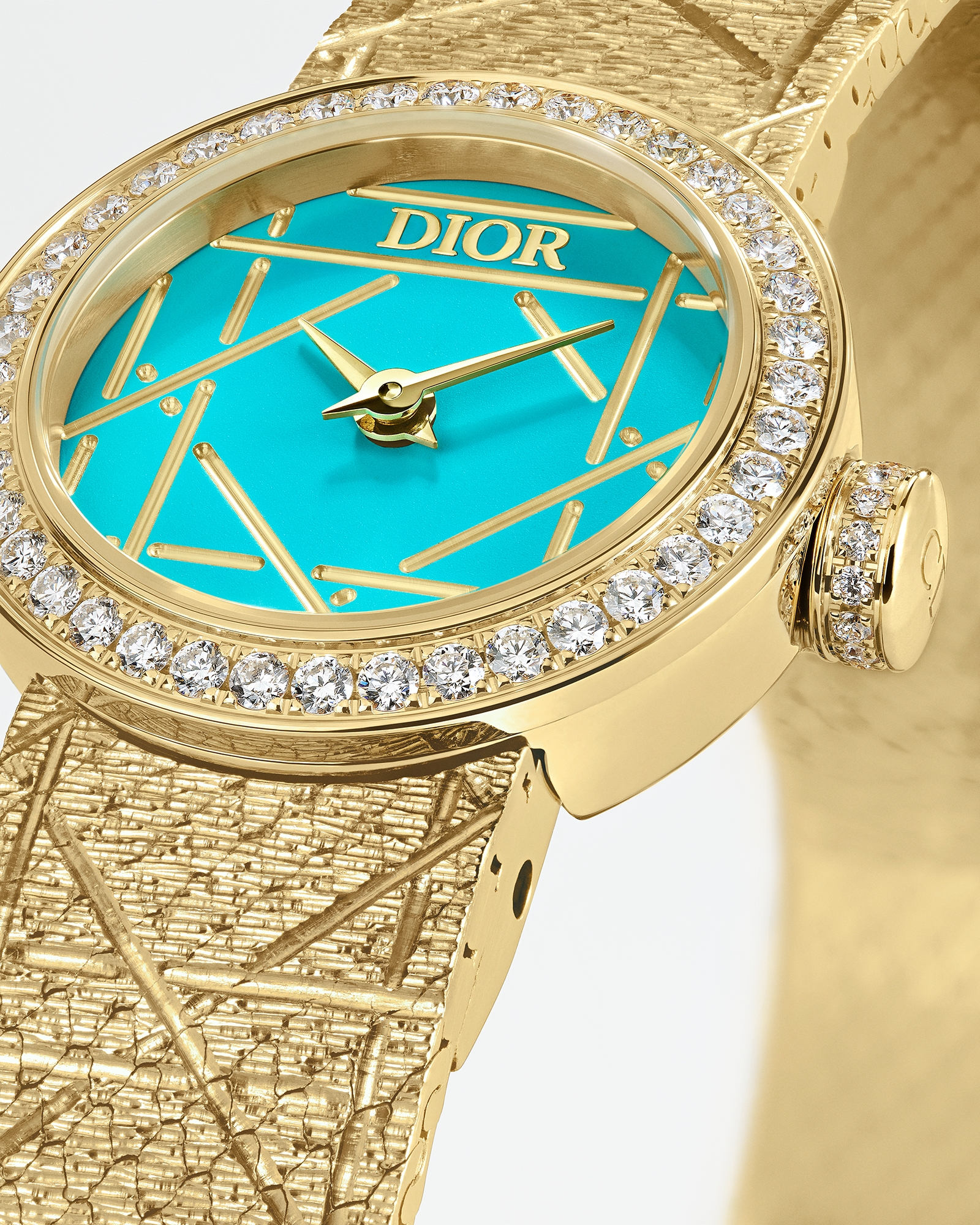 La Mini D My Dior 直徑 19 毫米，黃金、藍綠色釉漆和鑽石 E02