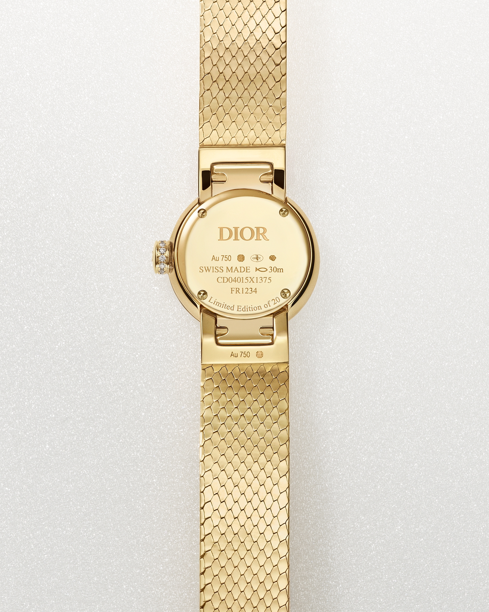 La Mini D My Dior 直徑 19 毫米，黃金、藍綠色釉漆和鑽石 E04