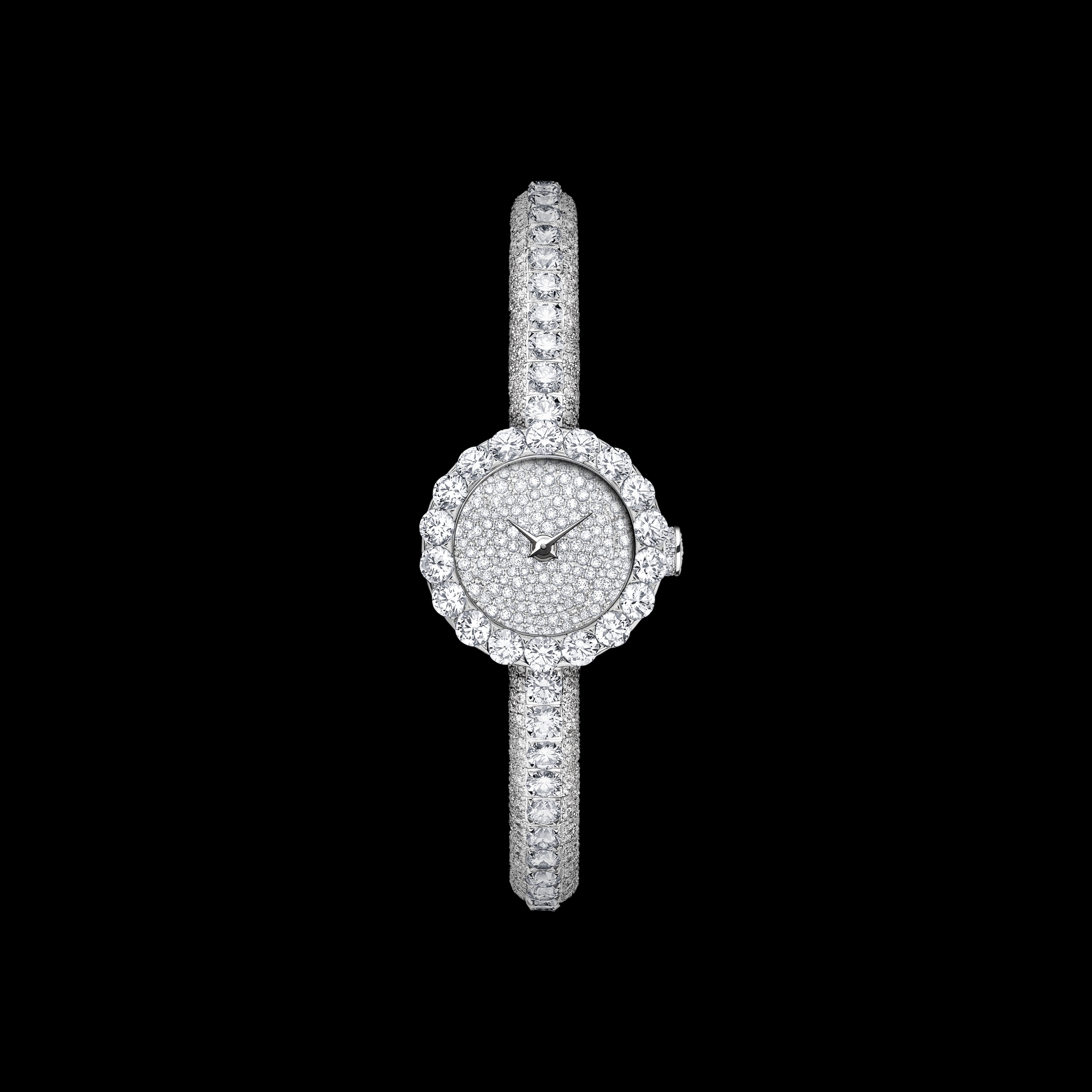 La D de Dior Précieuse Ø 21 mm, movimento al quarzo E01