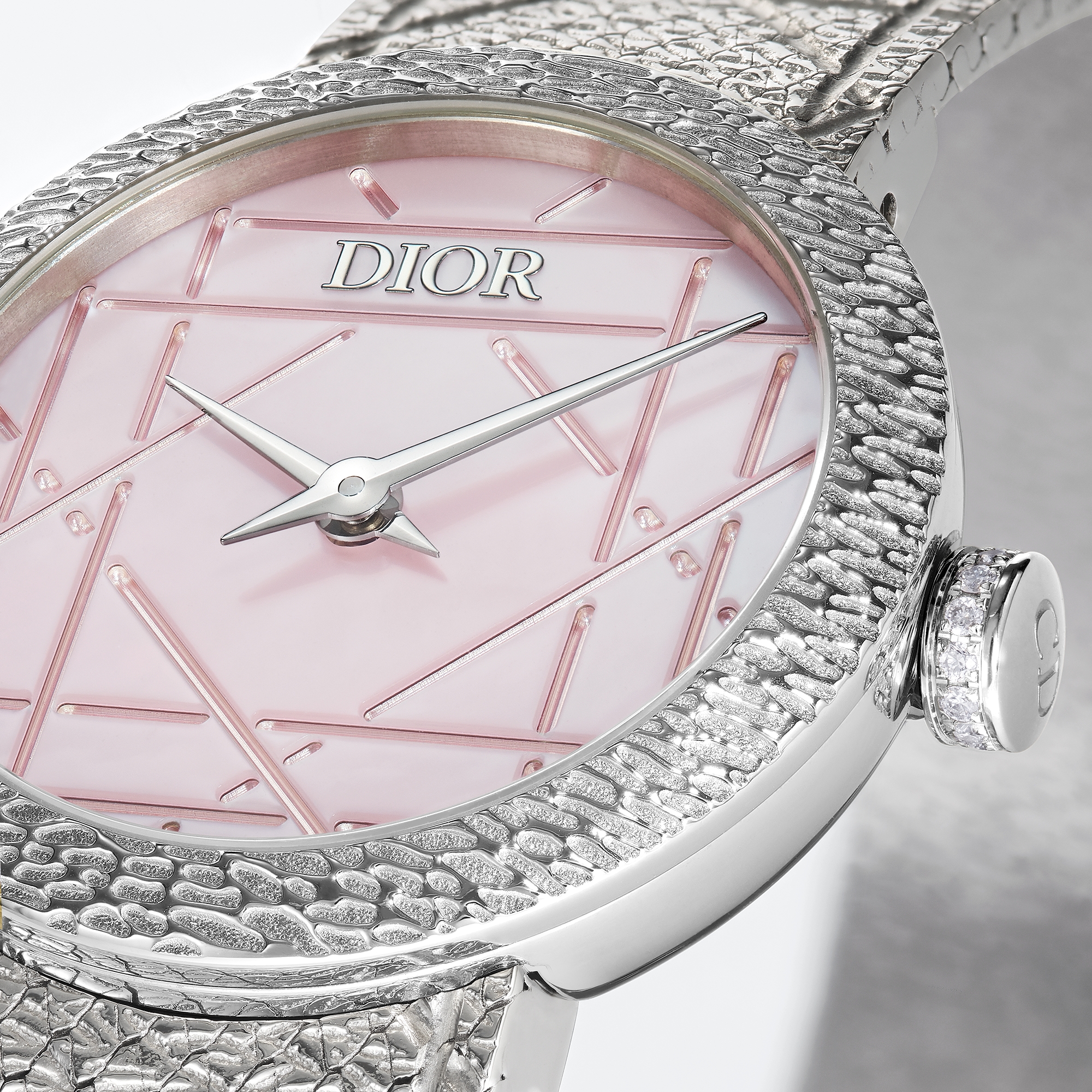 La D My Dior Ø 25 MM, Steel, Pink Mother-Of-Pearl and Diamonds E04
