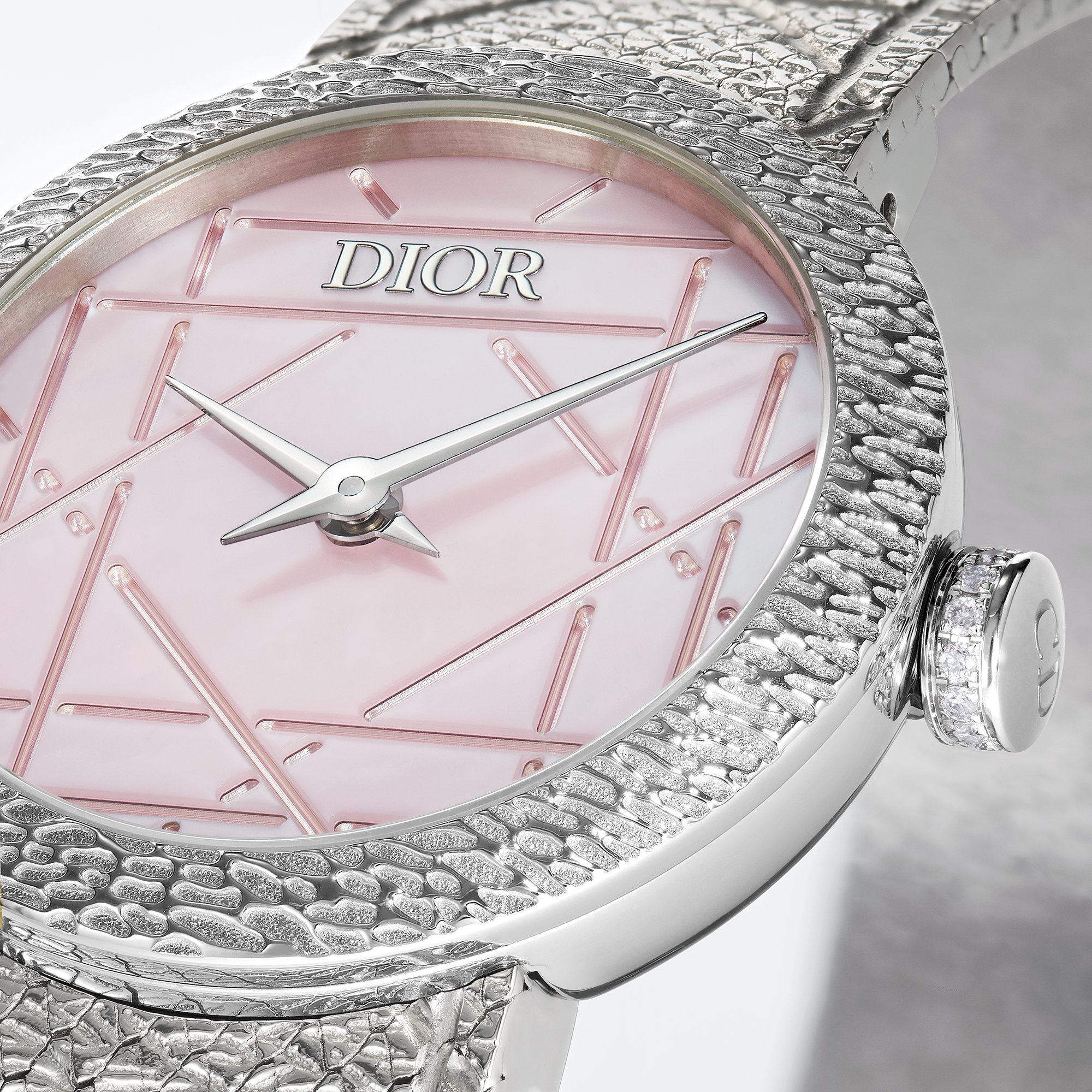 La D My Dior Three quarter opened view