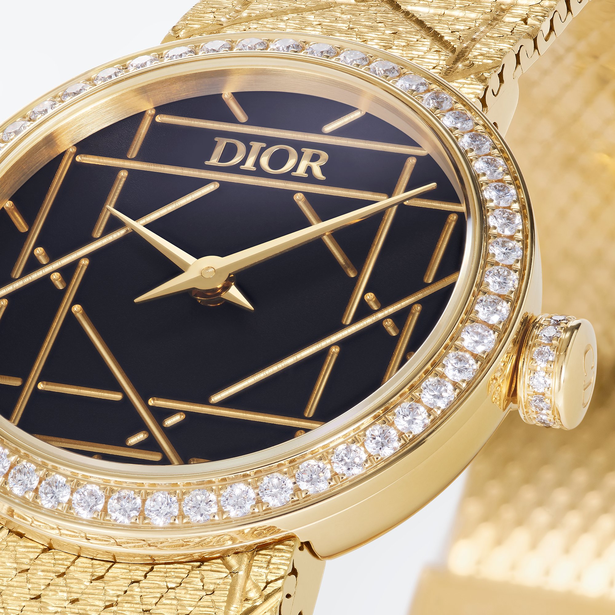 La D My Dior Three quarter opened view