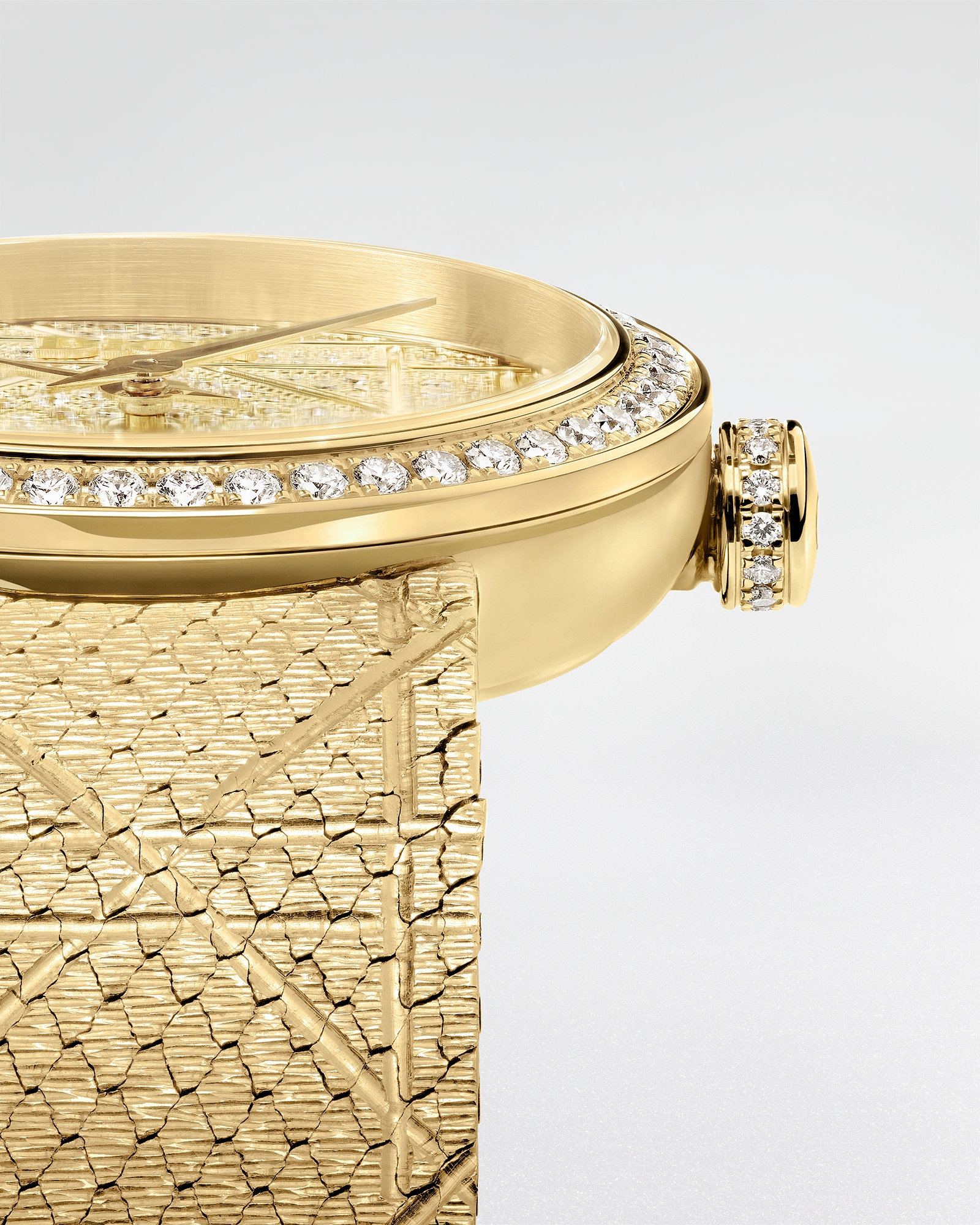 La D My Dior Ø 25 mm, Gelbgold und Diamanten E03