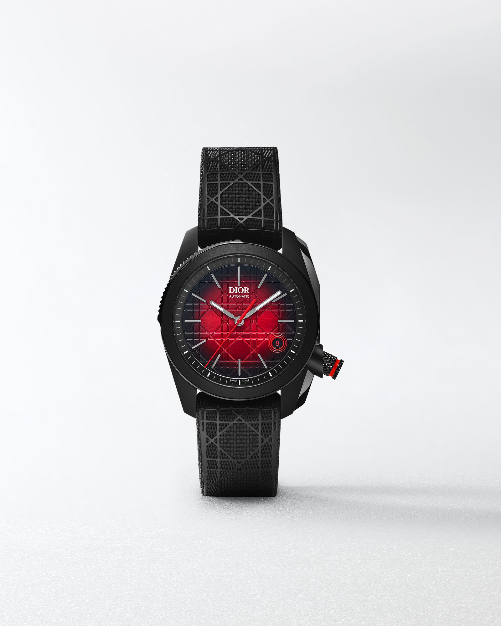 Chiffre Rouge Front view