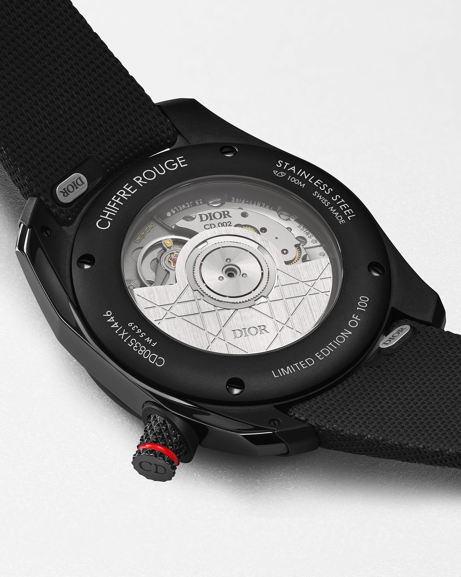 Chiffre Rouge Three quarter back view