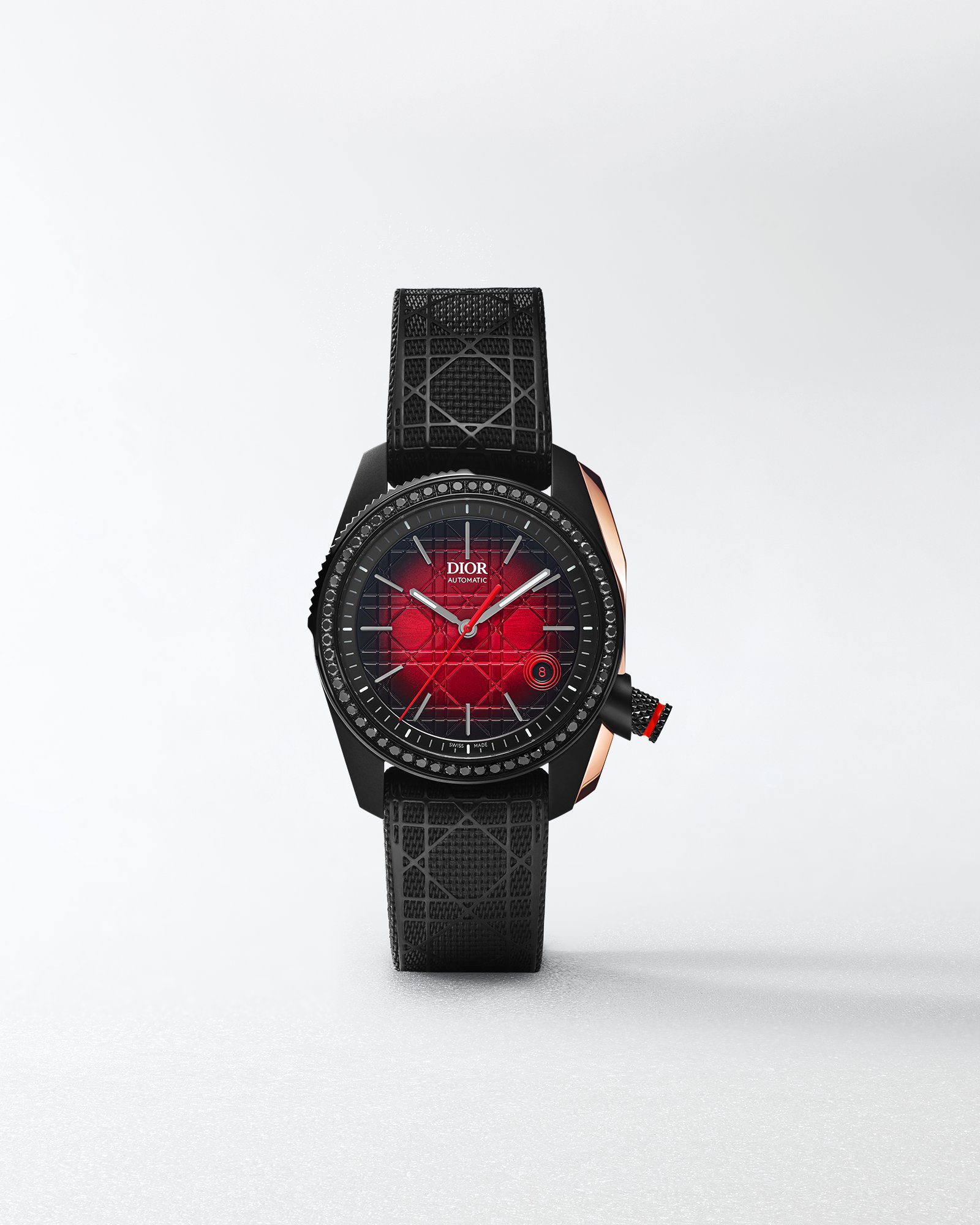 Chiffre Rouge Front view