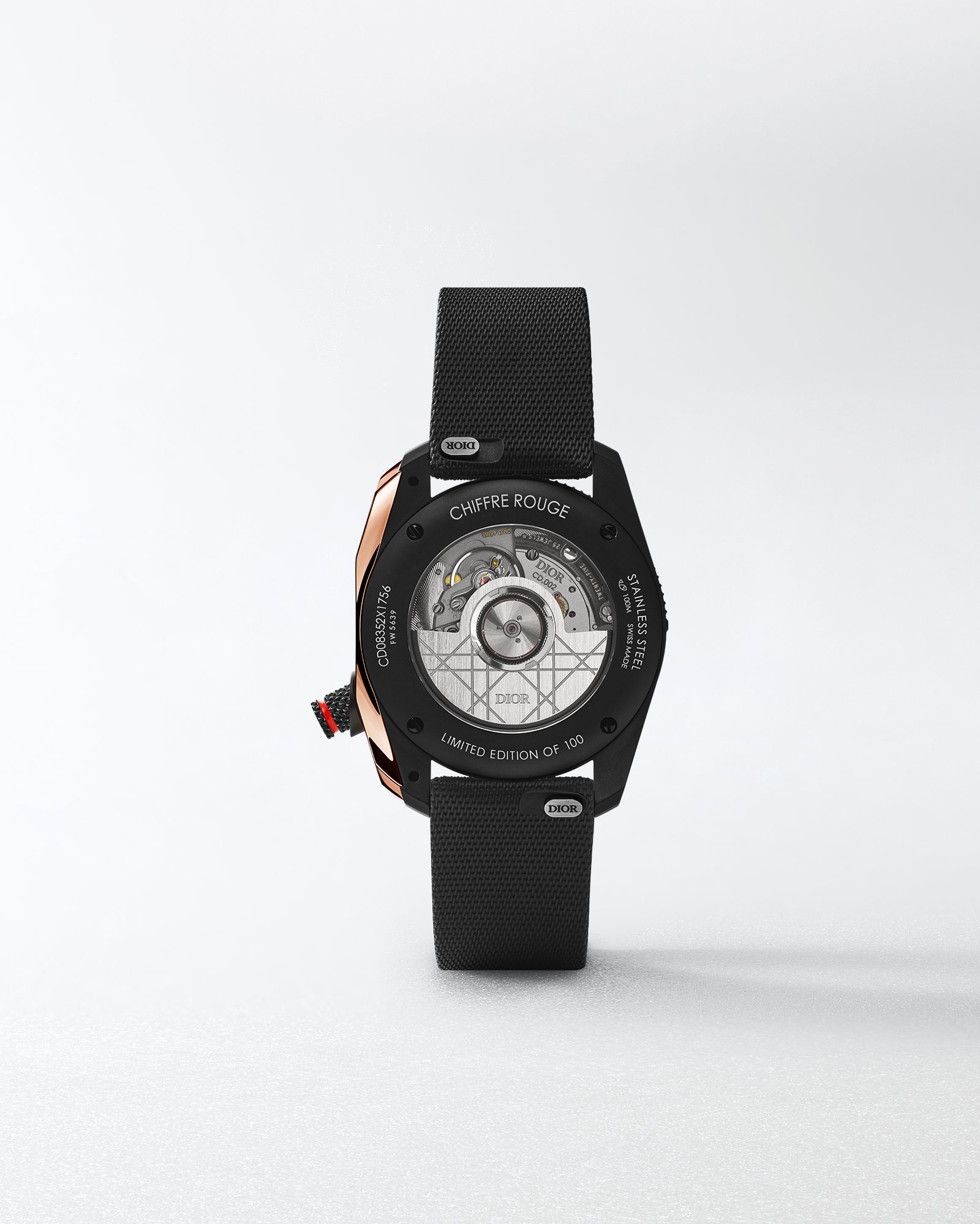 Chiffre Rouge aria_threeQuarterOpenedView