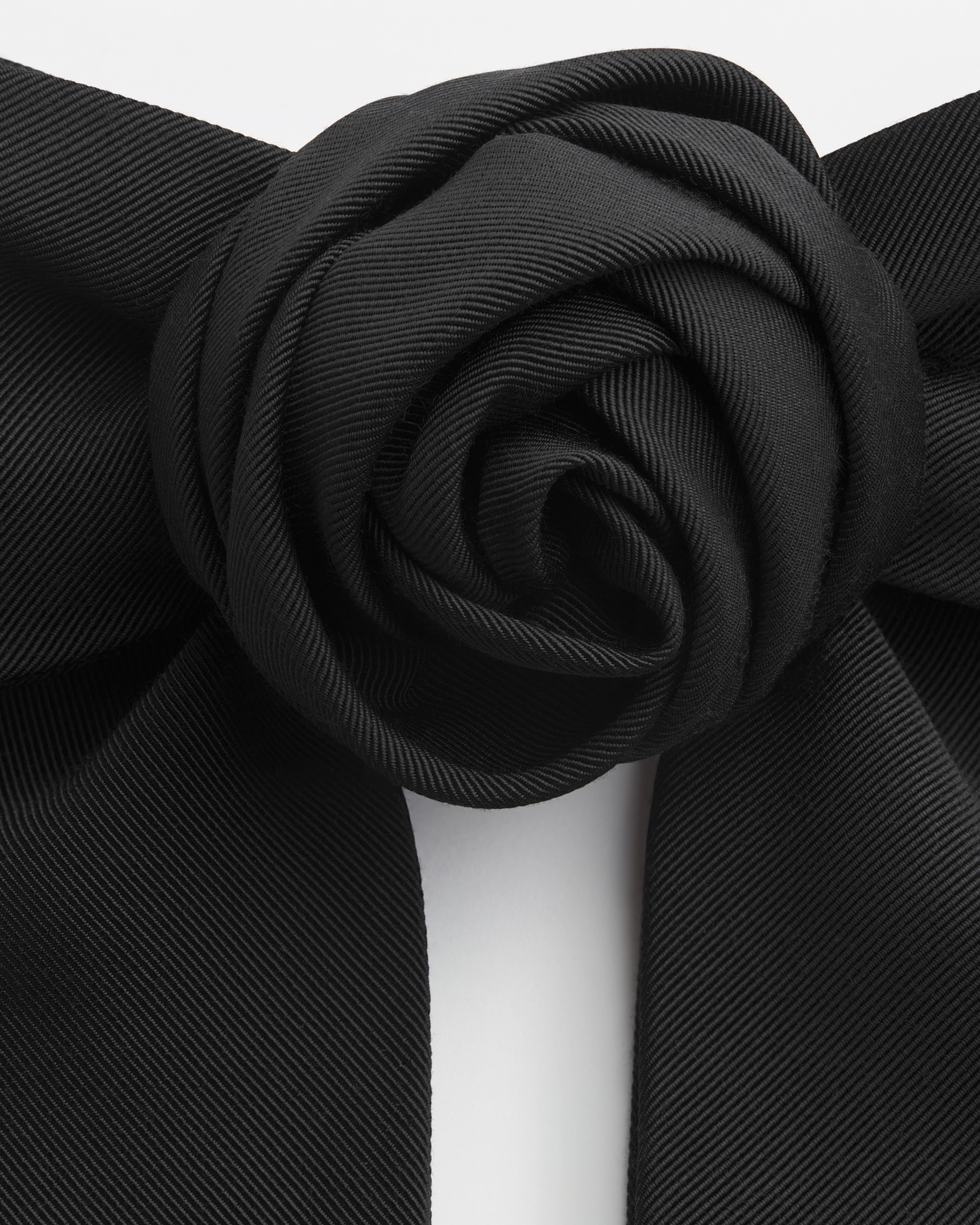 Large Dior Twist Bow