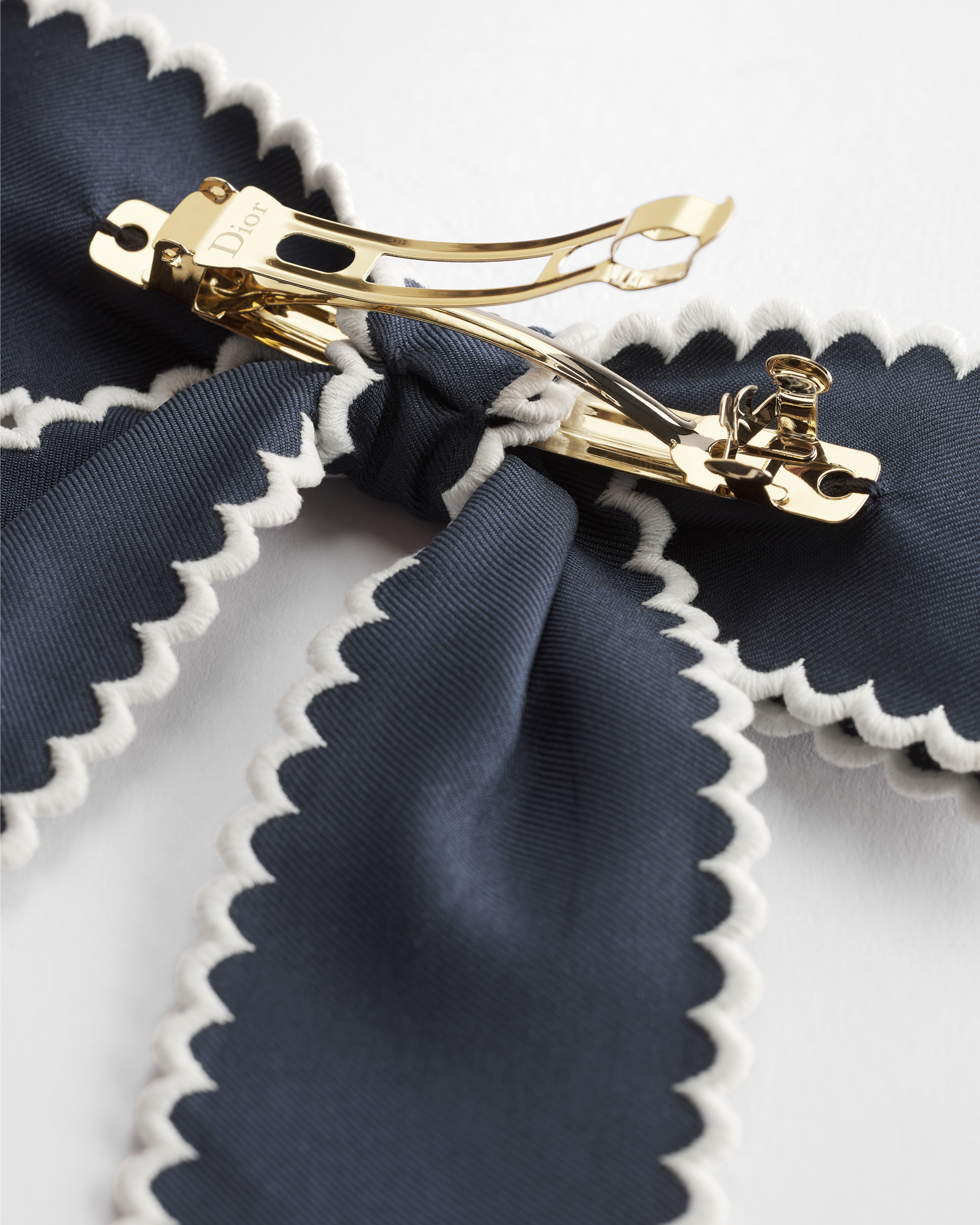 Large Dior Twist Bow