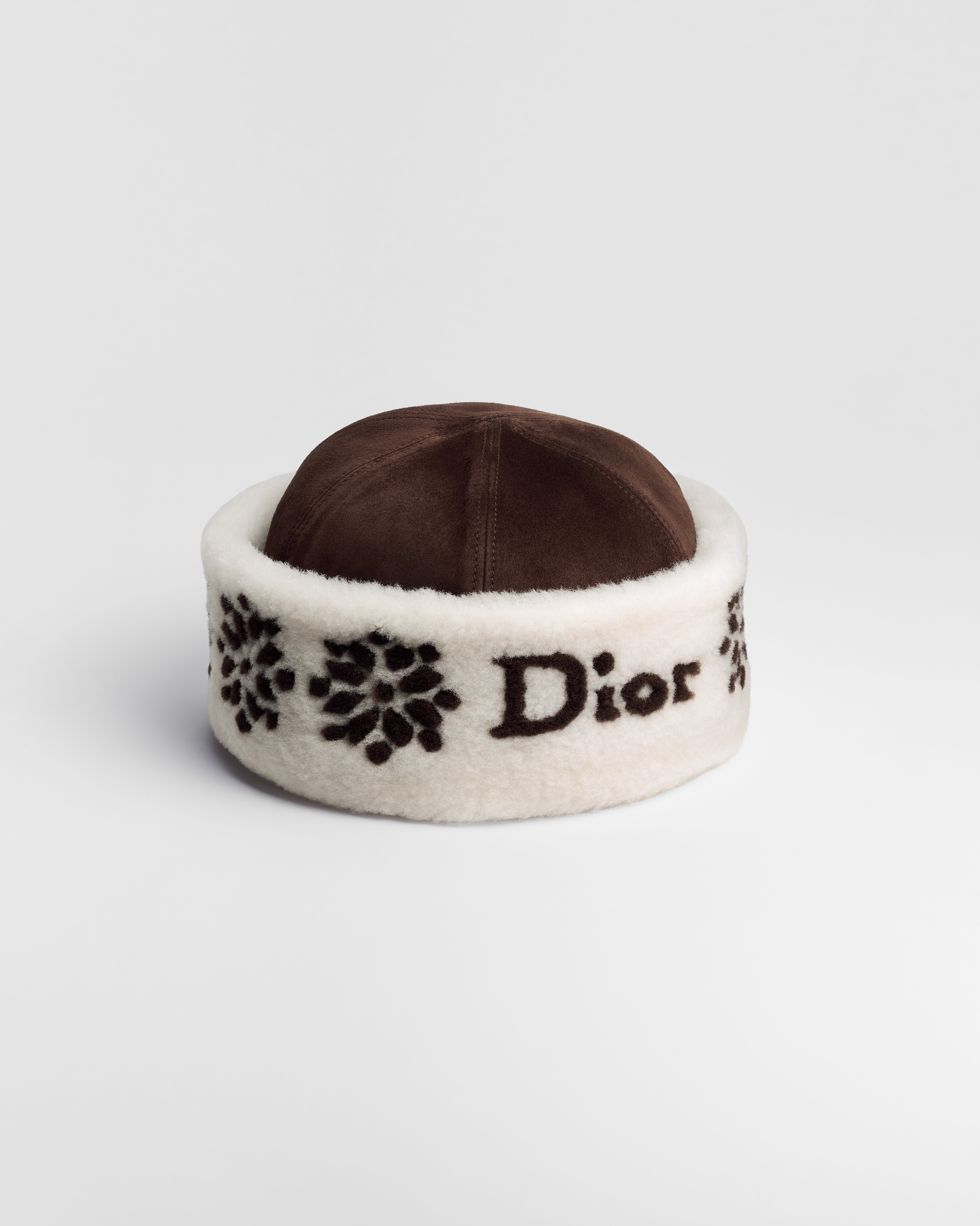 DiorAlps D-Whisper hoed met Dior Snowflake-motief Bruin lamsleer met bruine en witte merinoshearling E03