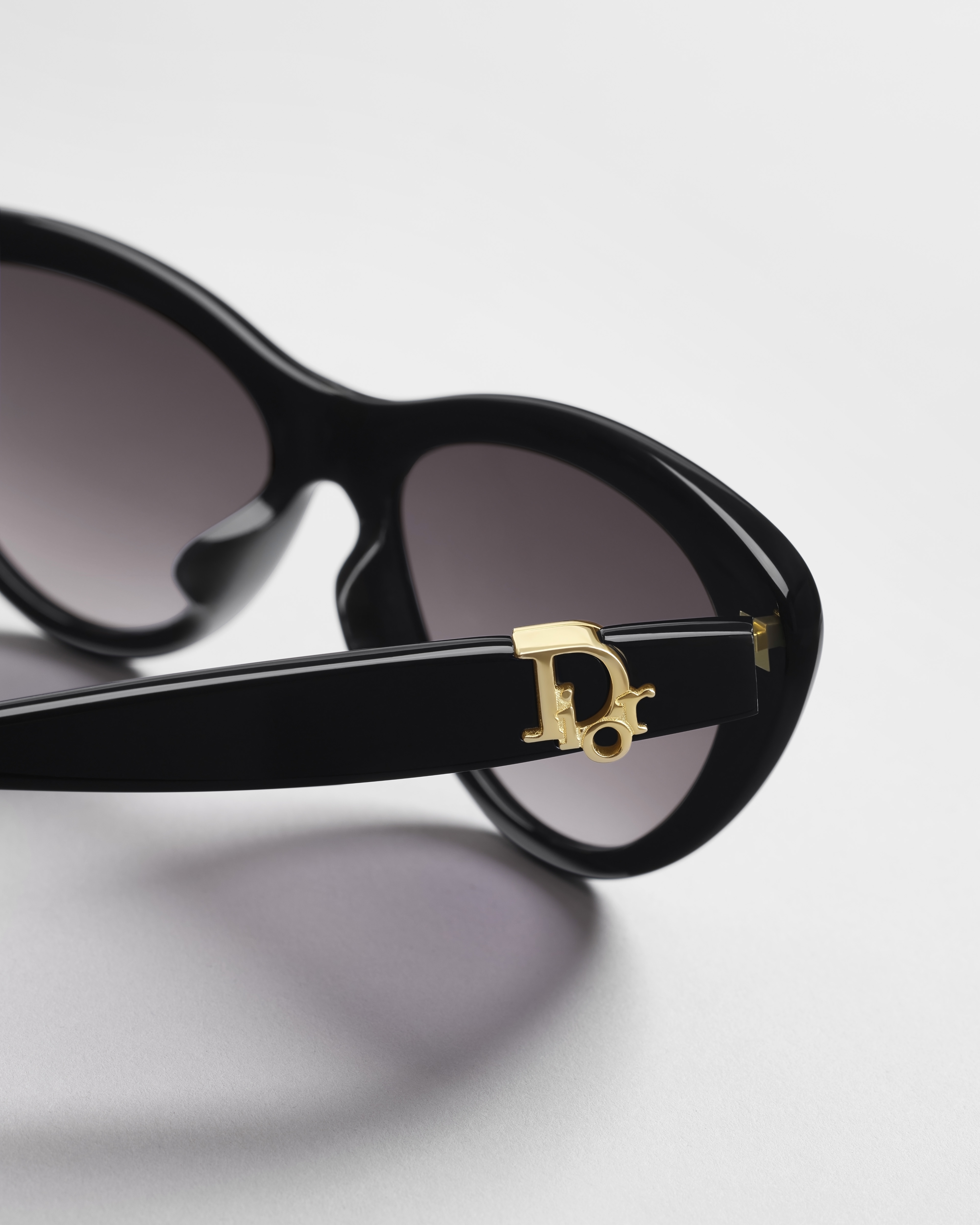 Dior Oblique B2F 黑色蝴蝶形太陽眼鏡 E08