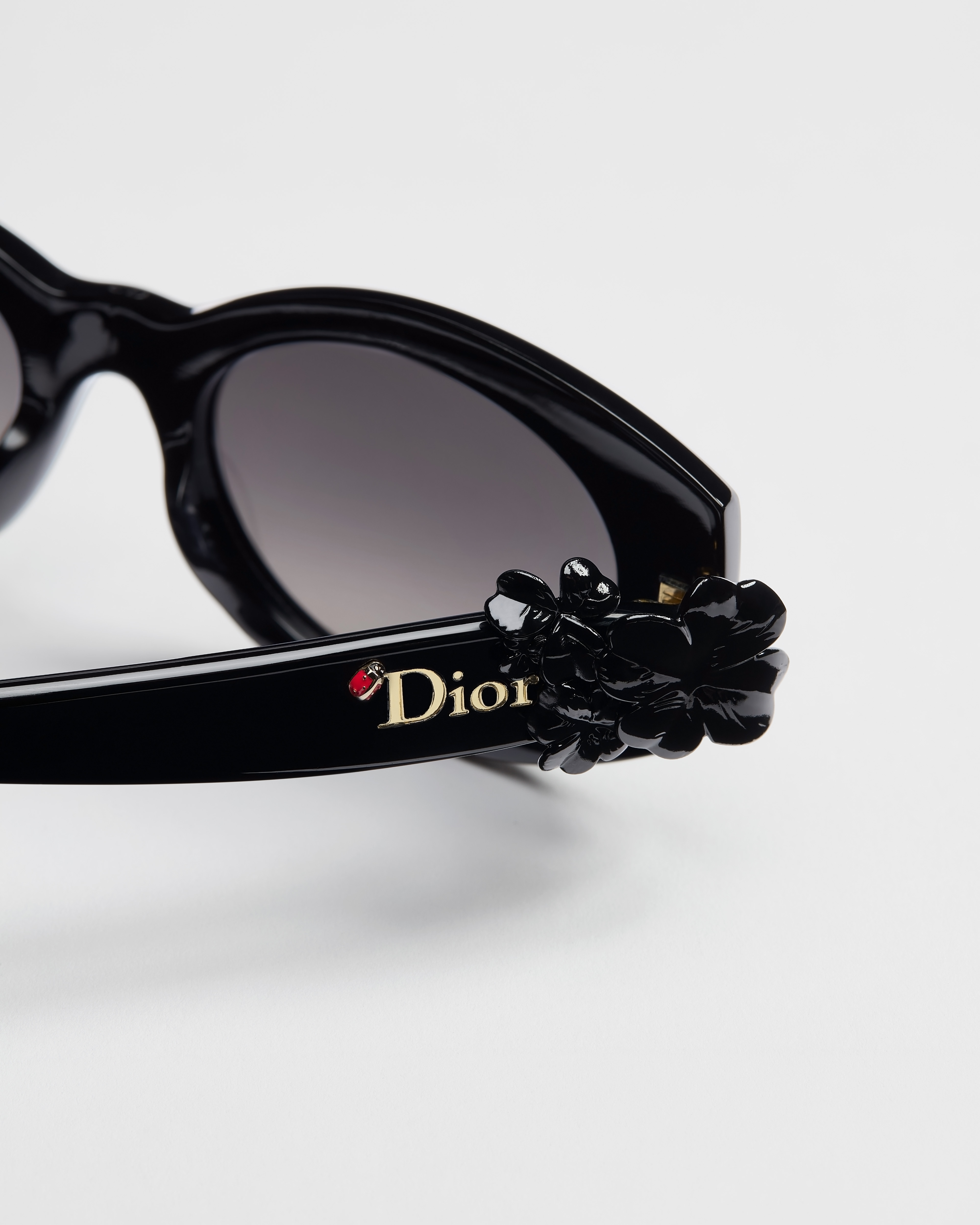 Dior Clover B1I Shiny Black Oval Sunglasses E08