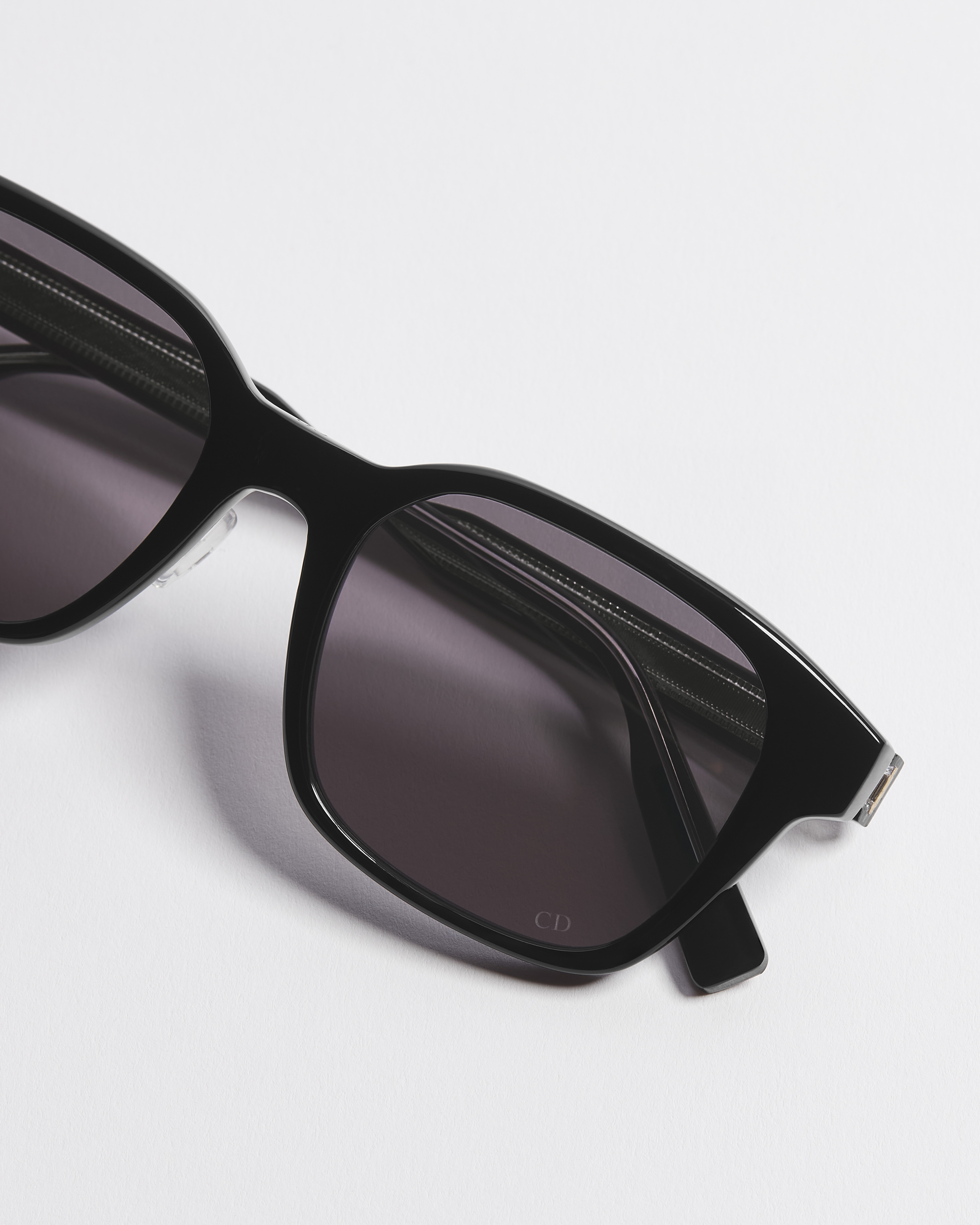 DioRibbon S1F แว่นตากันแดดทรงสี่เหลี่ยมสีดํา E06