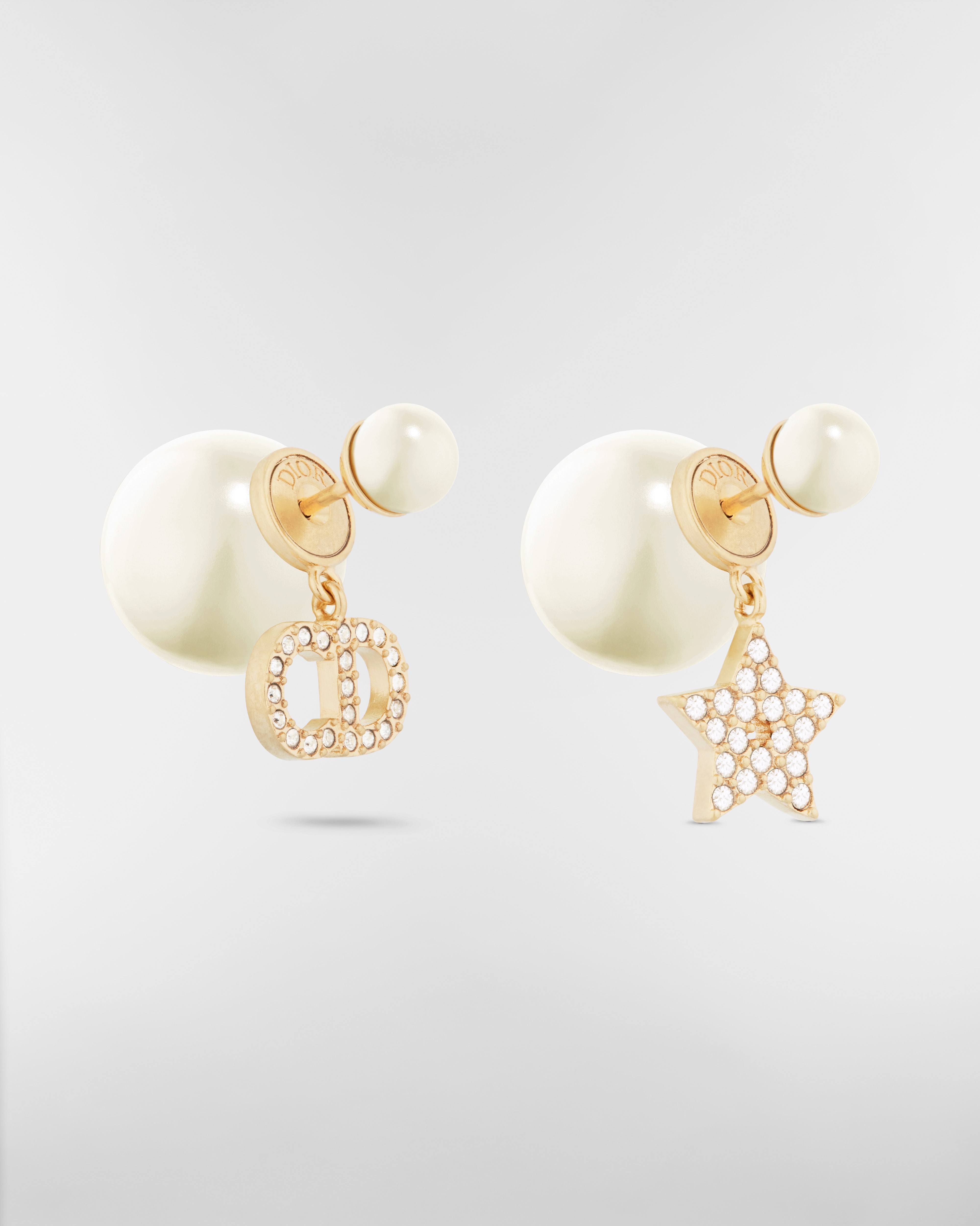 Dior Tribales 귀걸이 골드 피니시 메탈 & 화이트 레진 진주, 실버 톤 크리스탈 E03
