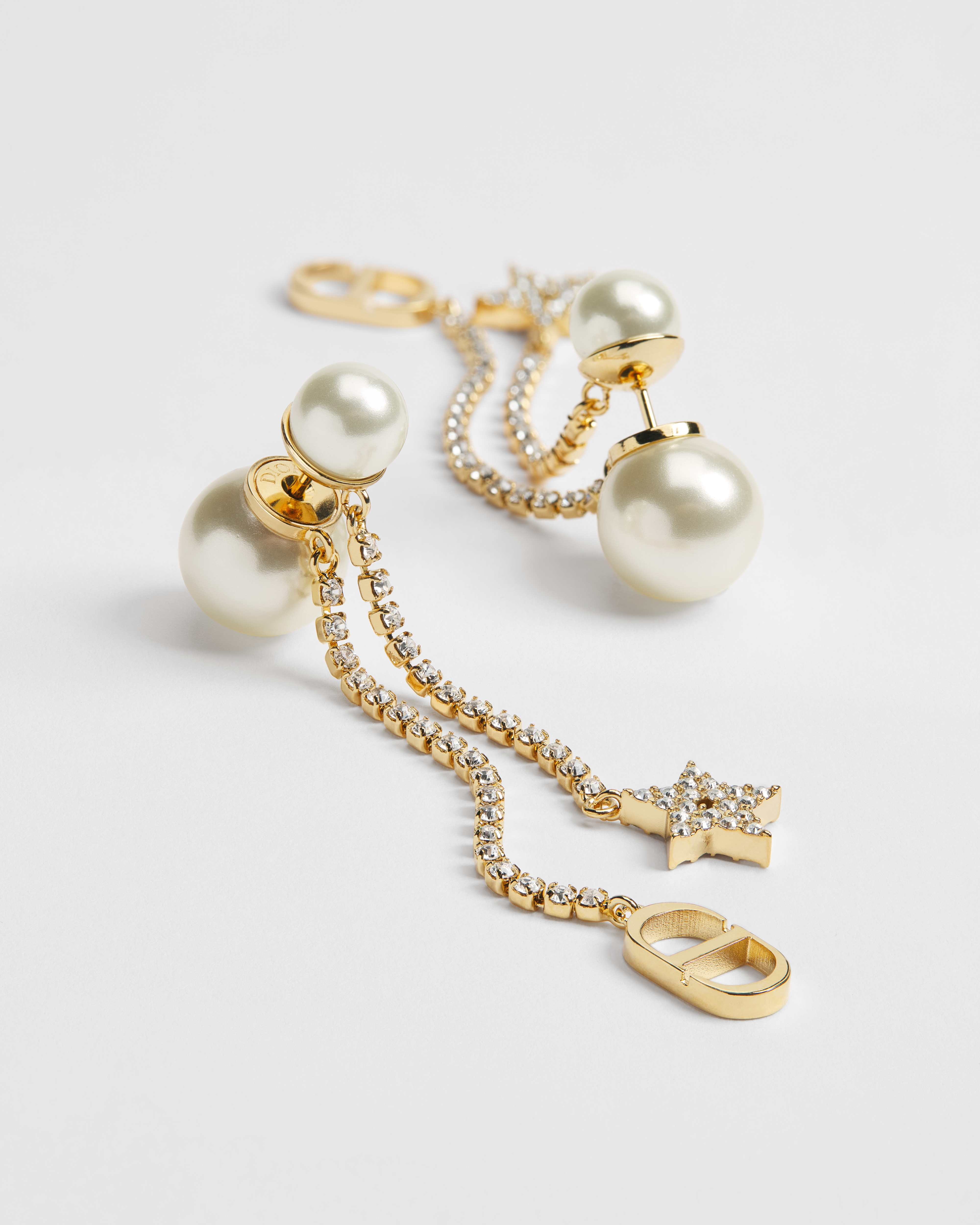 Dior Tribales 귀걸이 골드 피니시 메탈 & 화이트 레진 진주, 실버 톤 크리스탈 E06