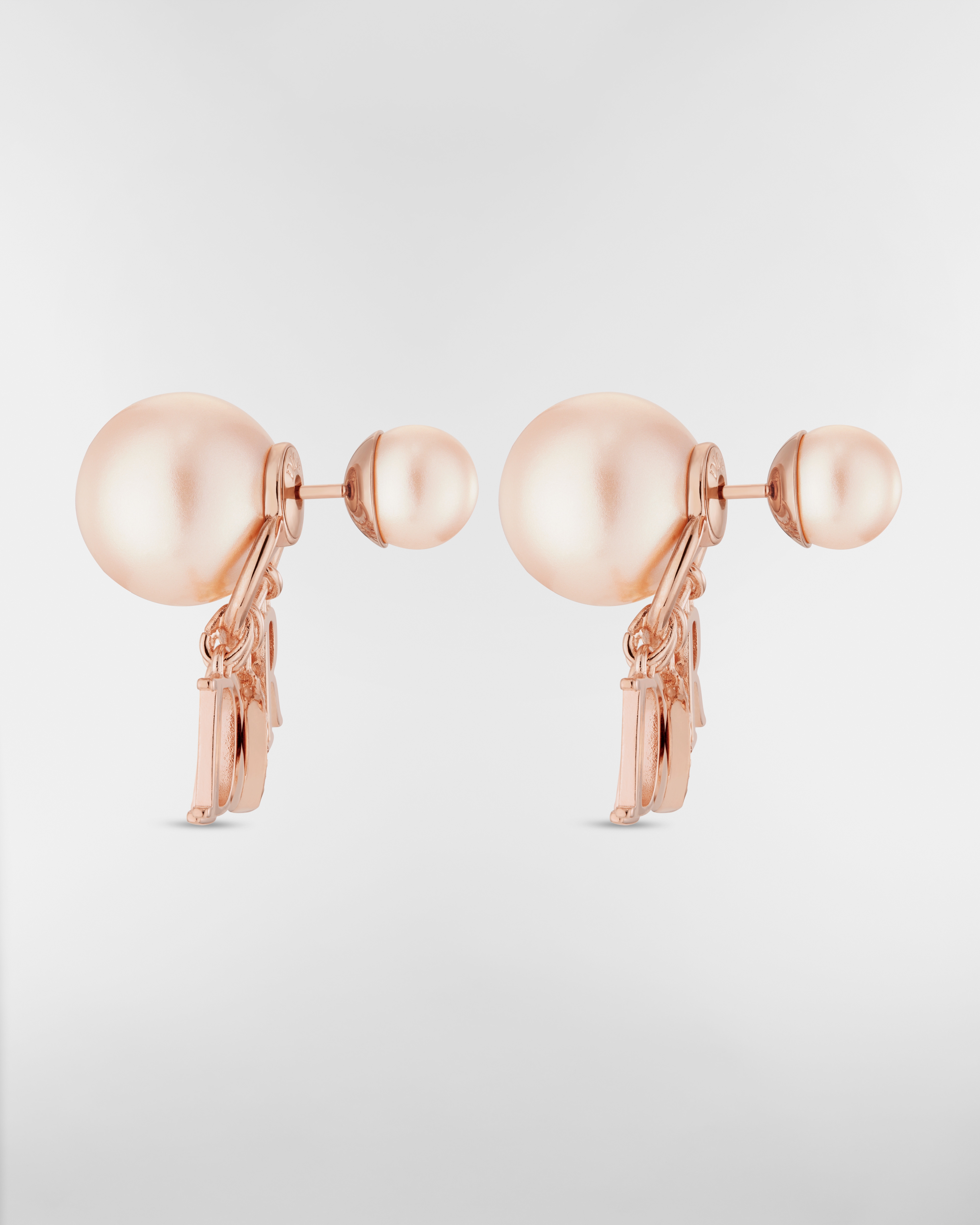 Boucles d'oreilles Dior Tribales Métal finition rosée, perles en résine et cristaux roses E02