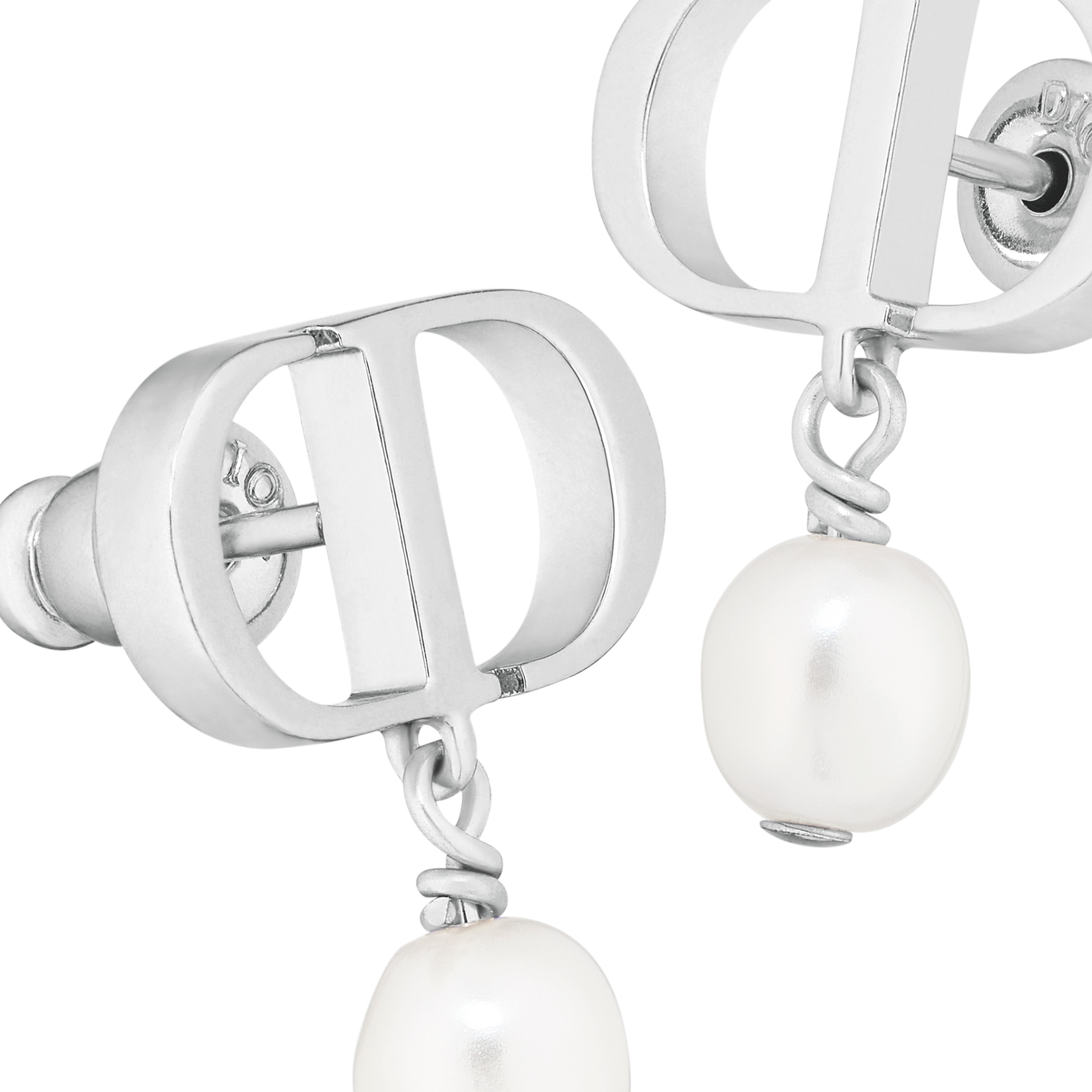 Petit CD-oorbellen Metaal met zilverkleurige afwerking en witte harsparels E09