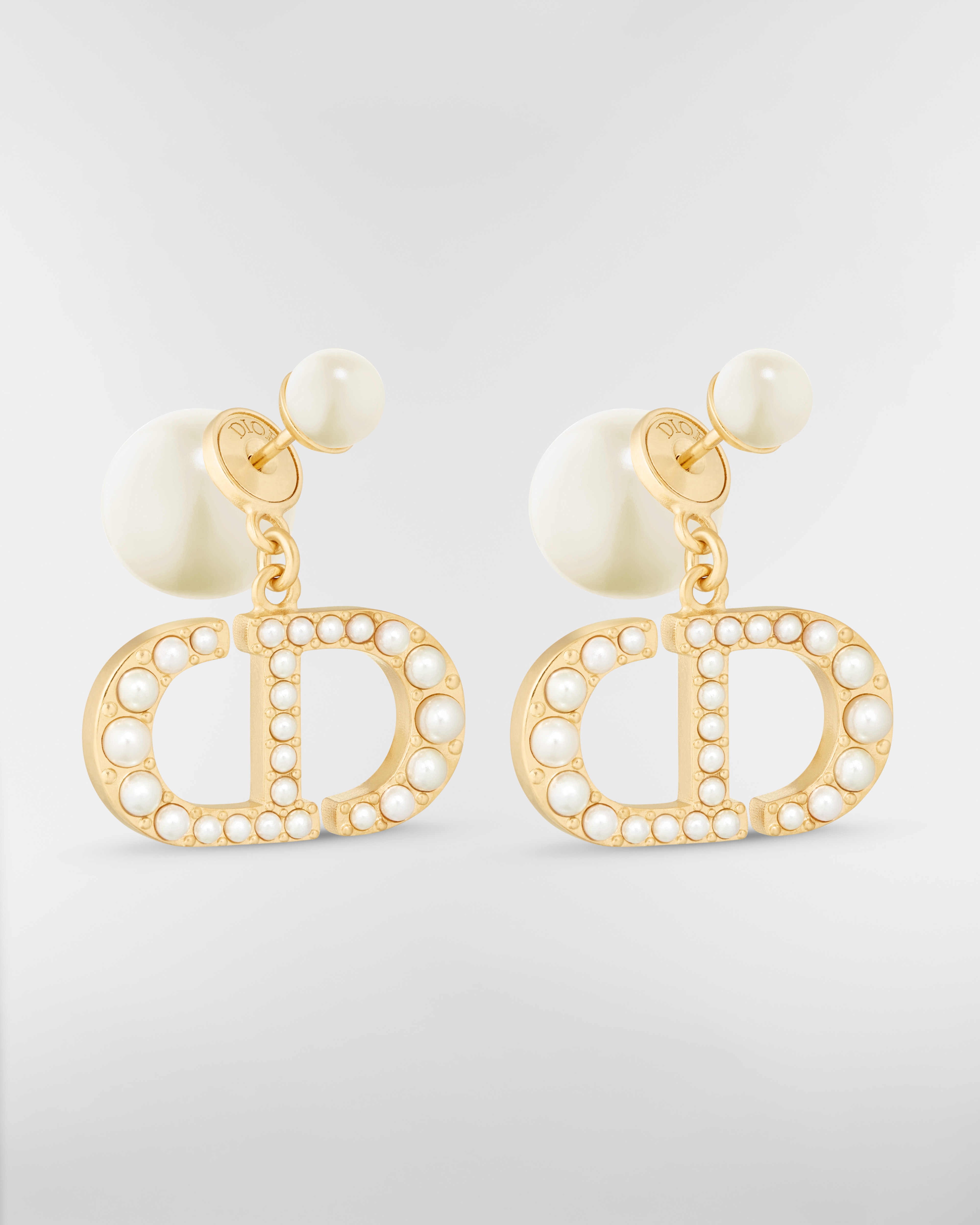 Orecchini Dior Tribales Metallo con finitura color oro e perle in resina bianca E03